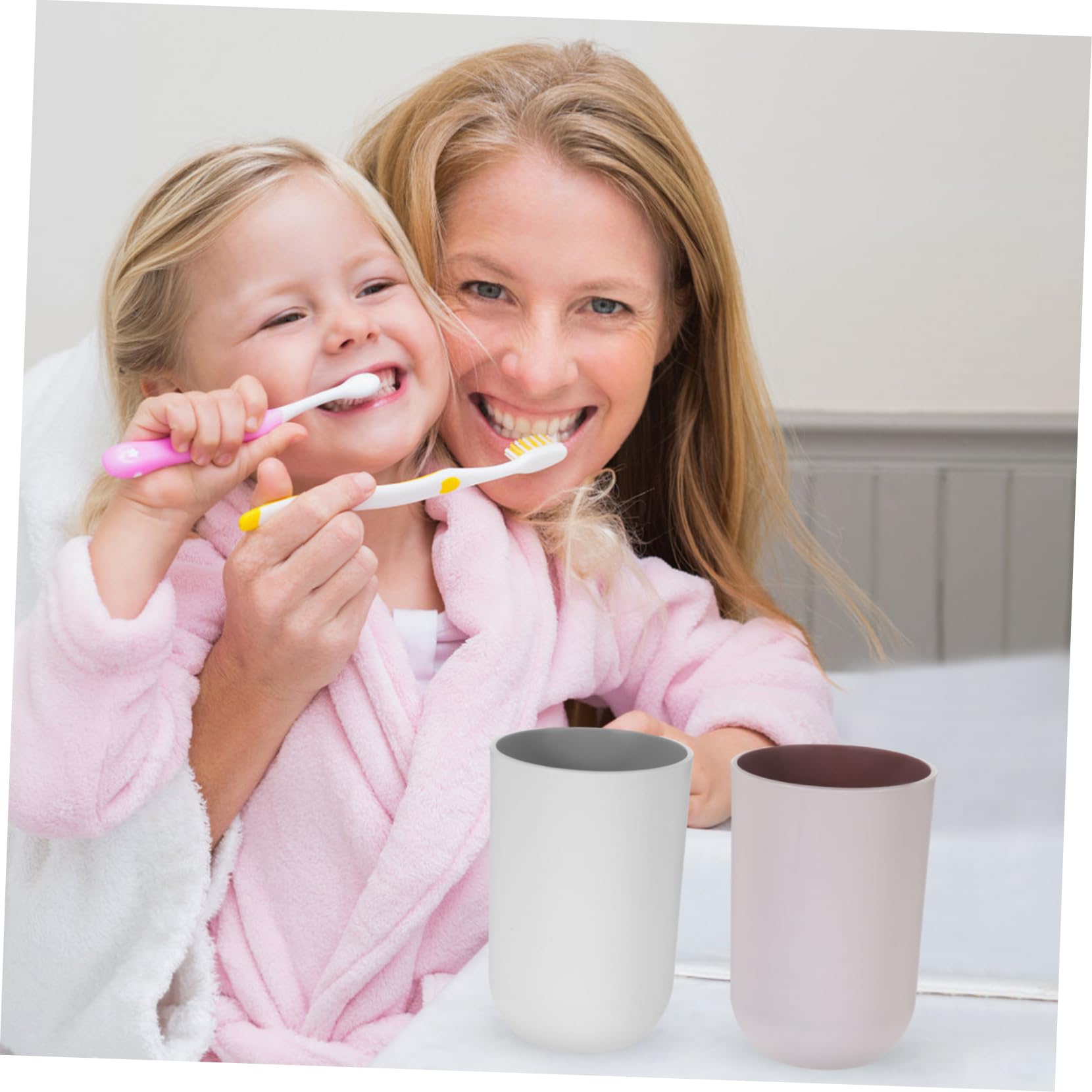 HOLIDYOYO 2pcs Toothbrush and Mouthwash Cups Bathroom Drinking Glasses for Home Use Stylish and Functional Toothbrush Holder