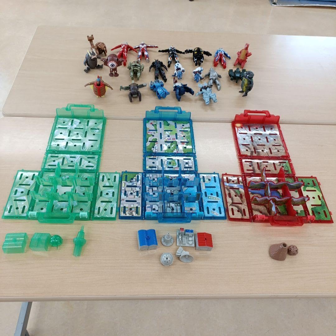 ウルトラエッグ24体&バトルアタッシュケース青、ジャンク1体おまけつき