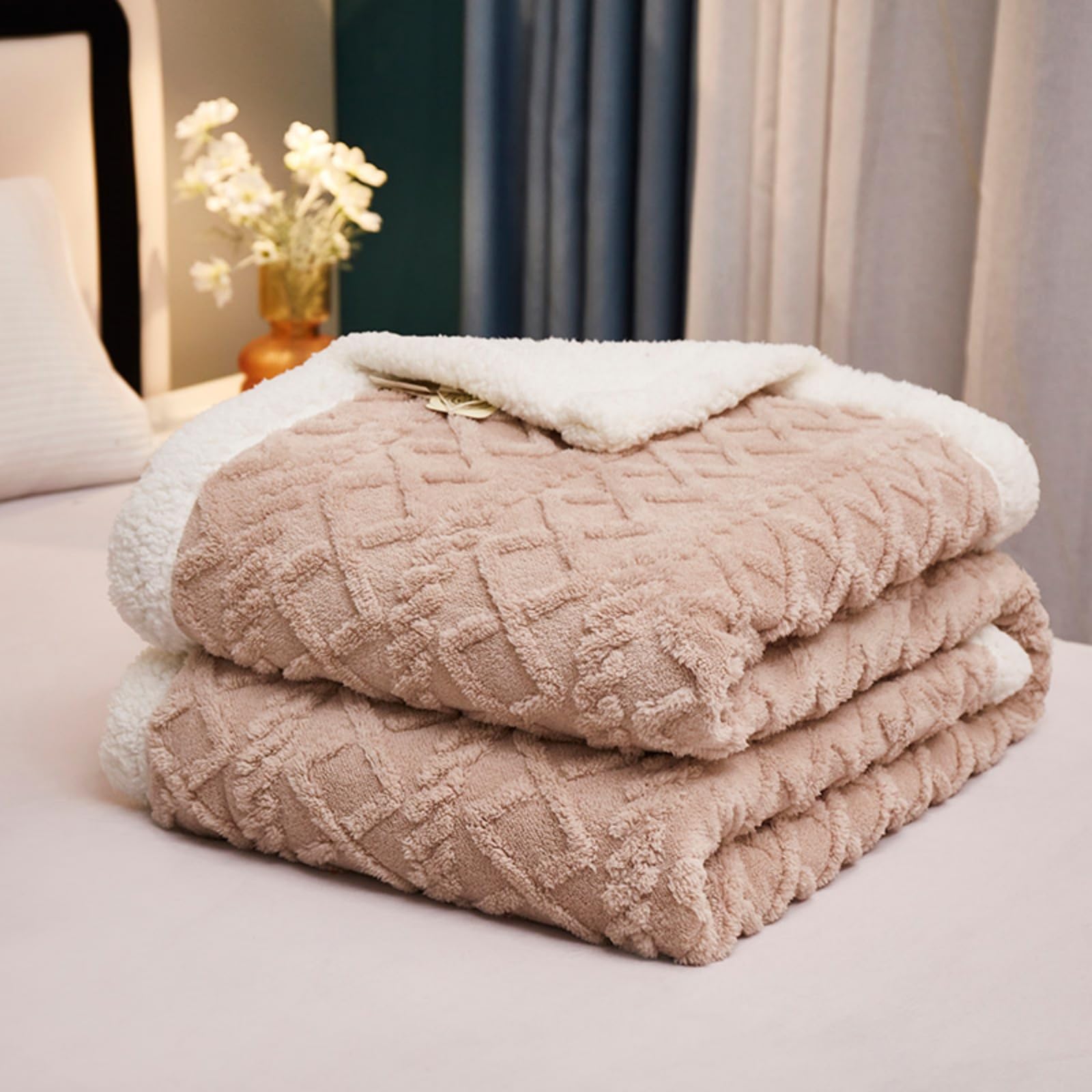 Couverture en laine d'agneau chaude contre le froid hivernal 200x230