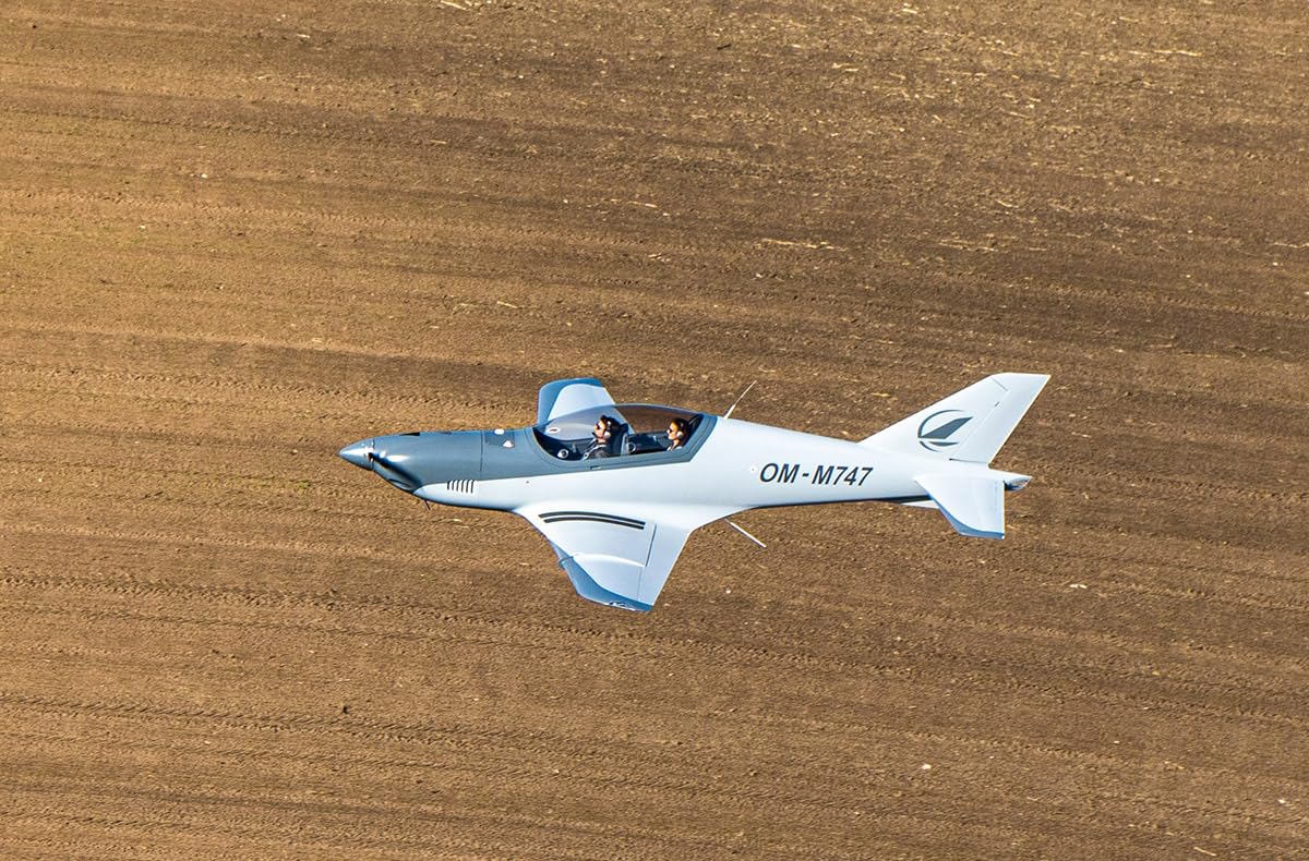 JOCHEN SCHWEIZER Geschenkgutschein: Jet-Trainer selber fliegen Bruck i.d. OPf. (60 Min.)