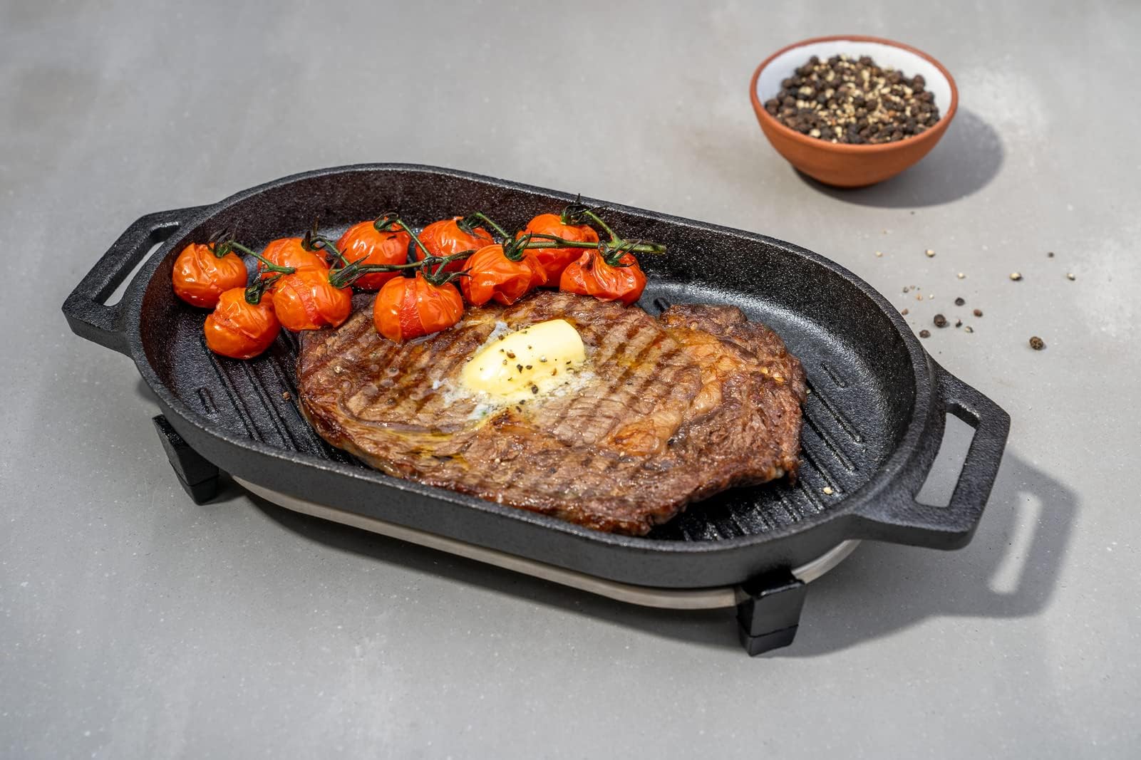 Ooni Poêle Grizzler en fonte – Poêle à frire, 31 cm x 16 cm, plaque de cuisson avec poignée amovible et dessous de plat en acier inoxydable, antiadhésive, passe au four, four à pizza et accessoires de