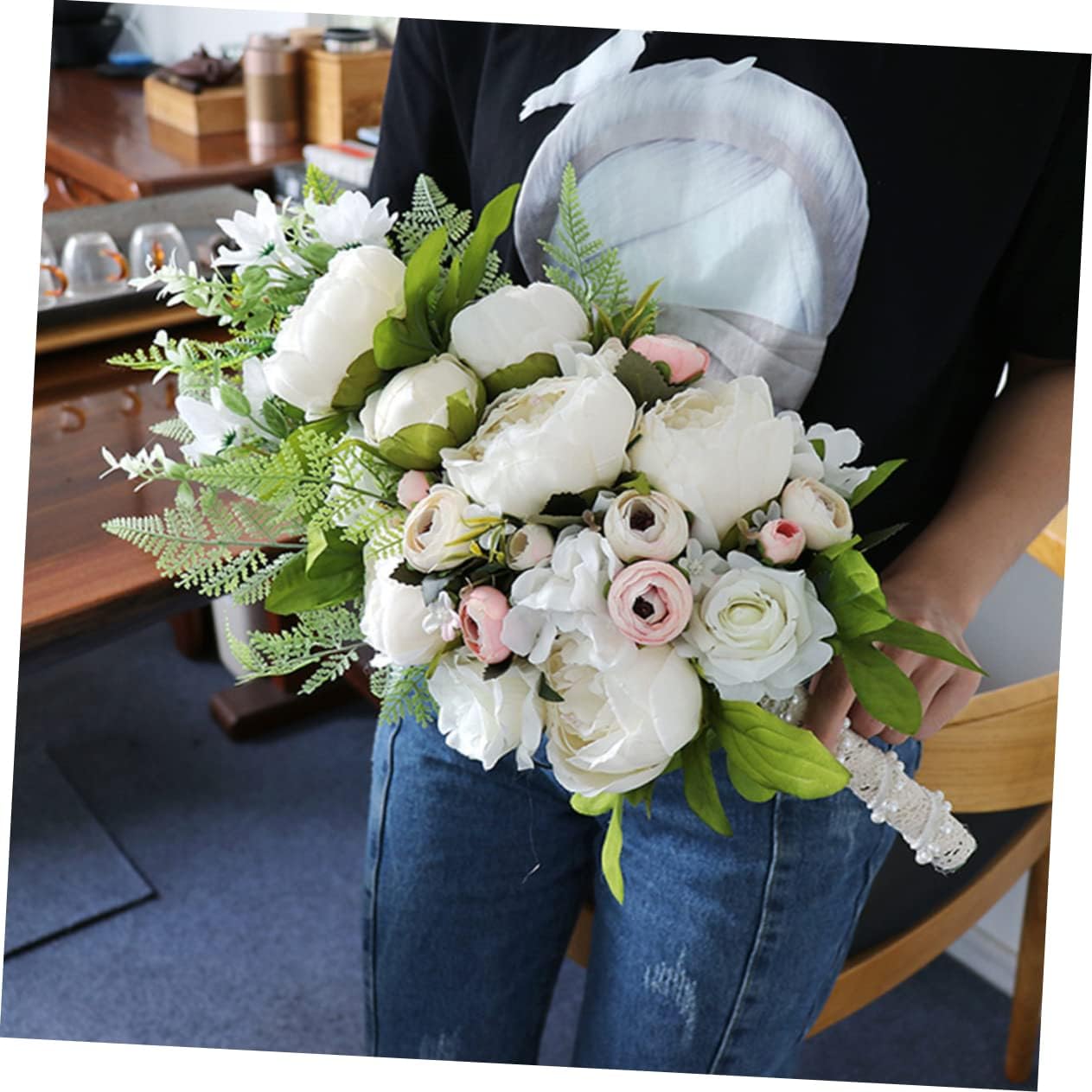 エレガントなウェディングデコレーション 本物そっくりの人工牡丹の 花嫁介添人の写真撮影用 西洋式ウェディング