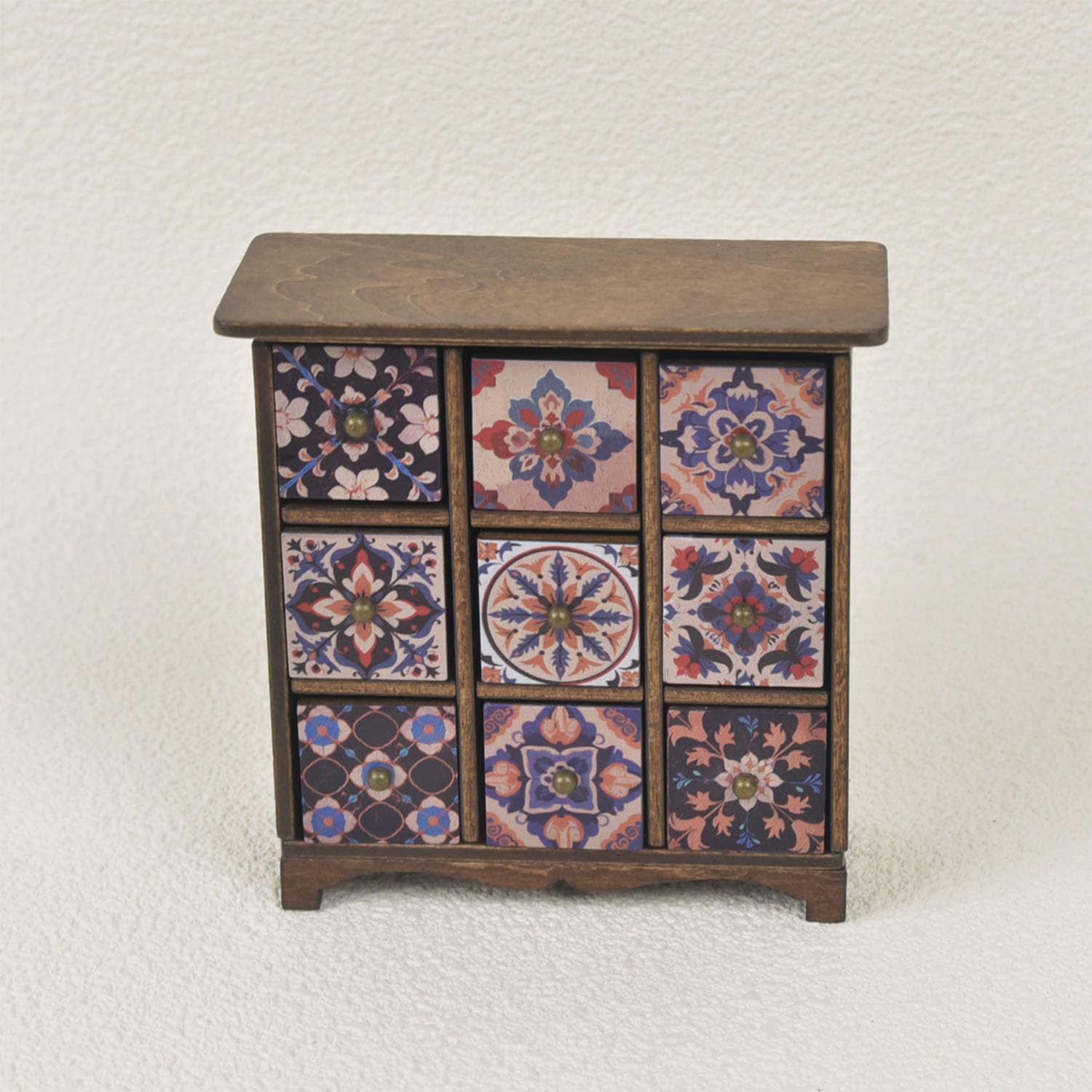 Armadietto in miniatura in legno con 9 cassetti, mobile in miniatura per casa delle bambole, armadietto di archiviazione periferico per personaggi delle bambole