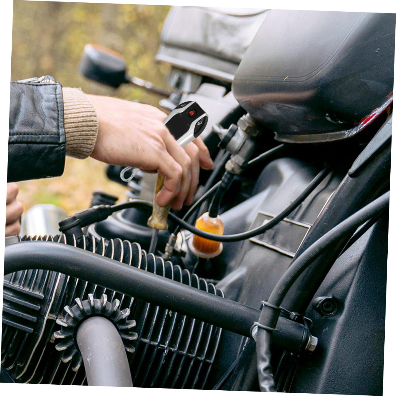 ERINGOGO Sistema di Allarme Antifurto per Moto Funzione Avvio Remoto, Blocco Automatico, Resistente alle Intemperie e Telecomando in Plastica per Sicurezza Potenziata