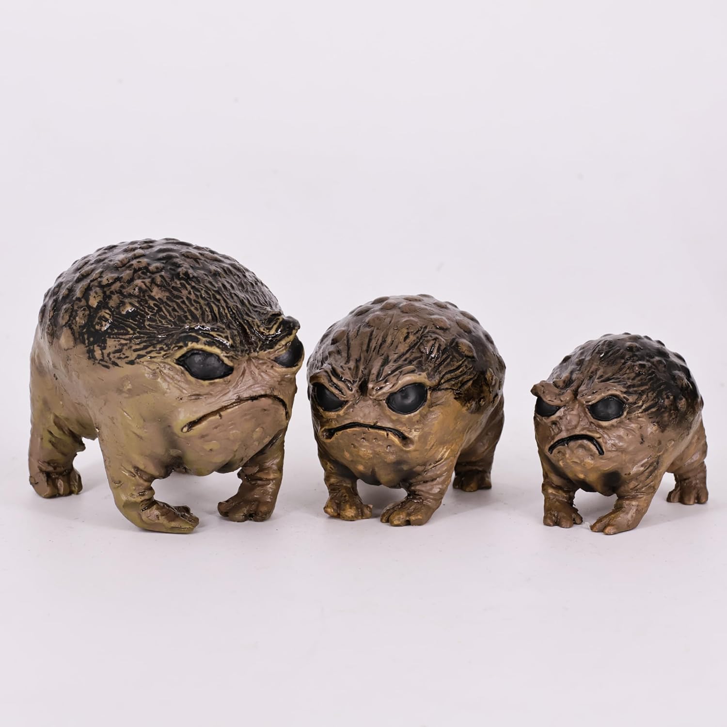 MOLMH 3-Pack Weird Frog Statue Set - Large, Medium, Small Sizes - Queer Grumpy Ugly Angry Toad Sculpture for Outdoor Garden Yard, Fun Novelty Home Office Decor, Unique Gift