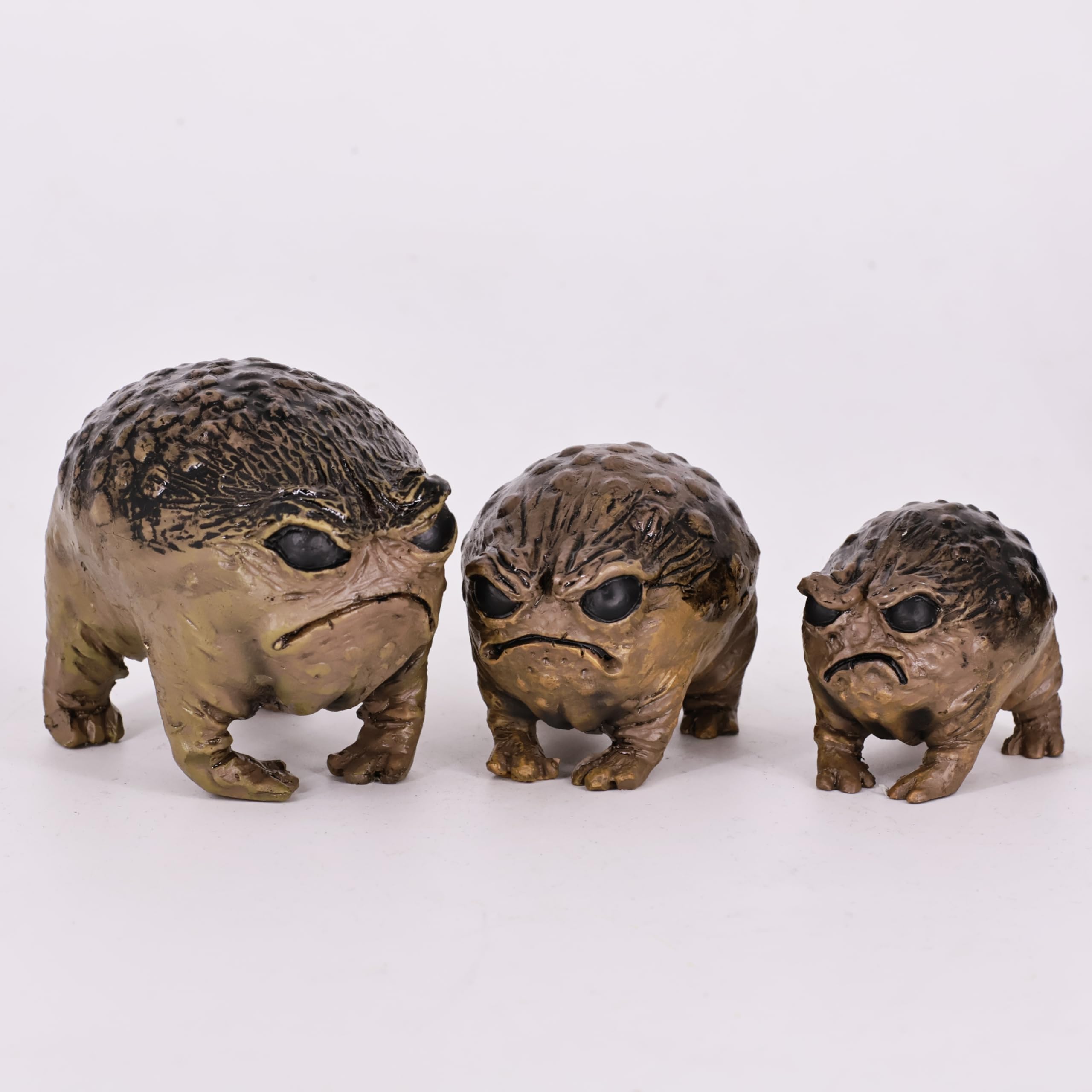 3-Pack Weird Frog Statue Set - Large, Medium, Small Sizes - Queer Grumpy Ugly Angry Toad Sculpture for Outdoor Garden Yard, Fun Novelty Home Office Decor, Unique Gift