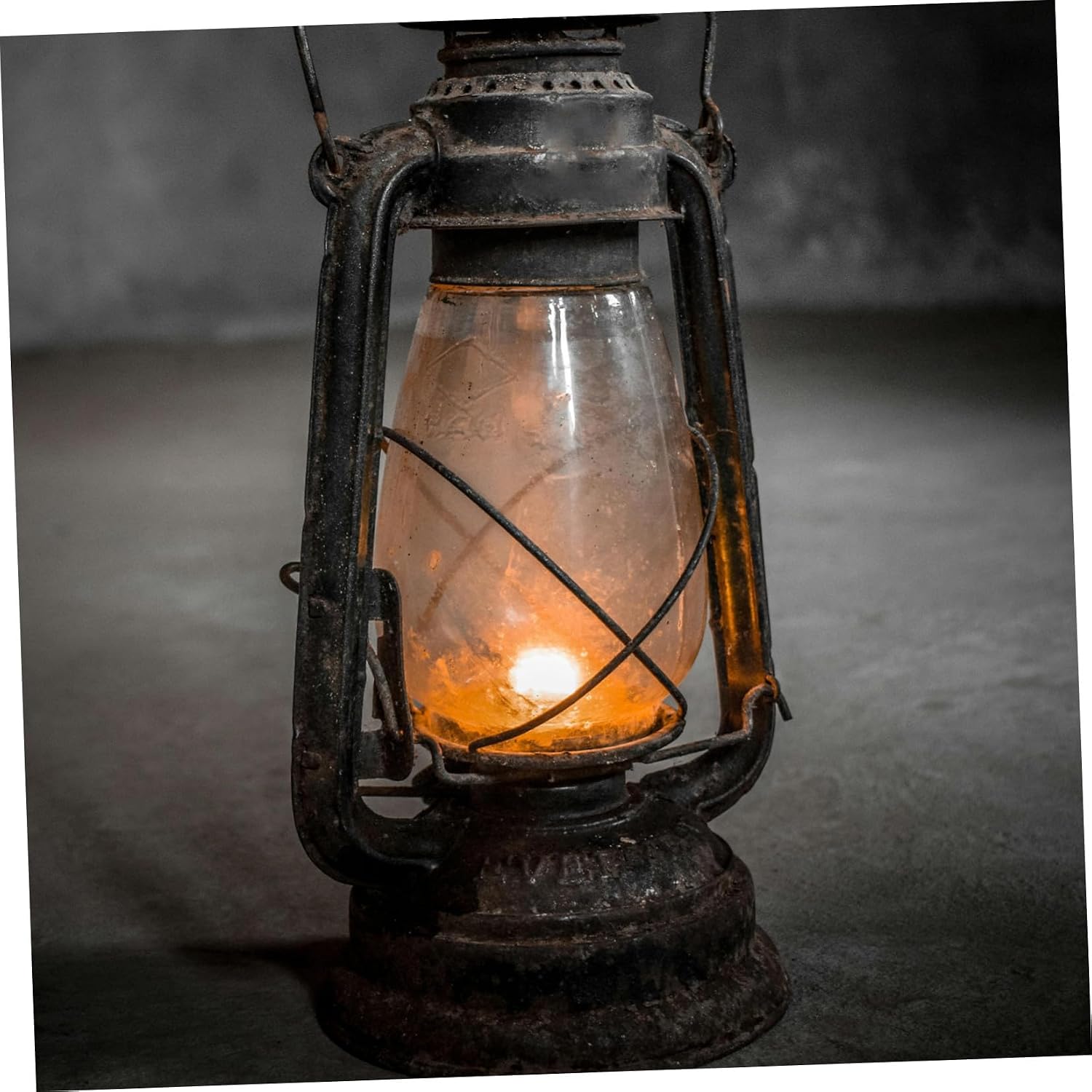 Glass Lamp Shade Replacement Oil Lamp Chimney for Kerosene Lamps Vintage Lantern Globe Outdoor Oil Shade 5.51 X 3.93 X 3.93 in 1 Glass