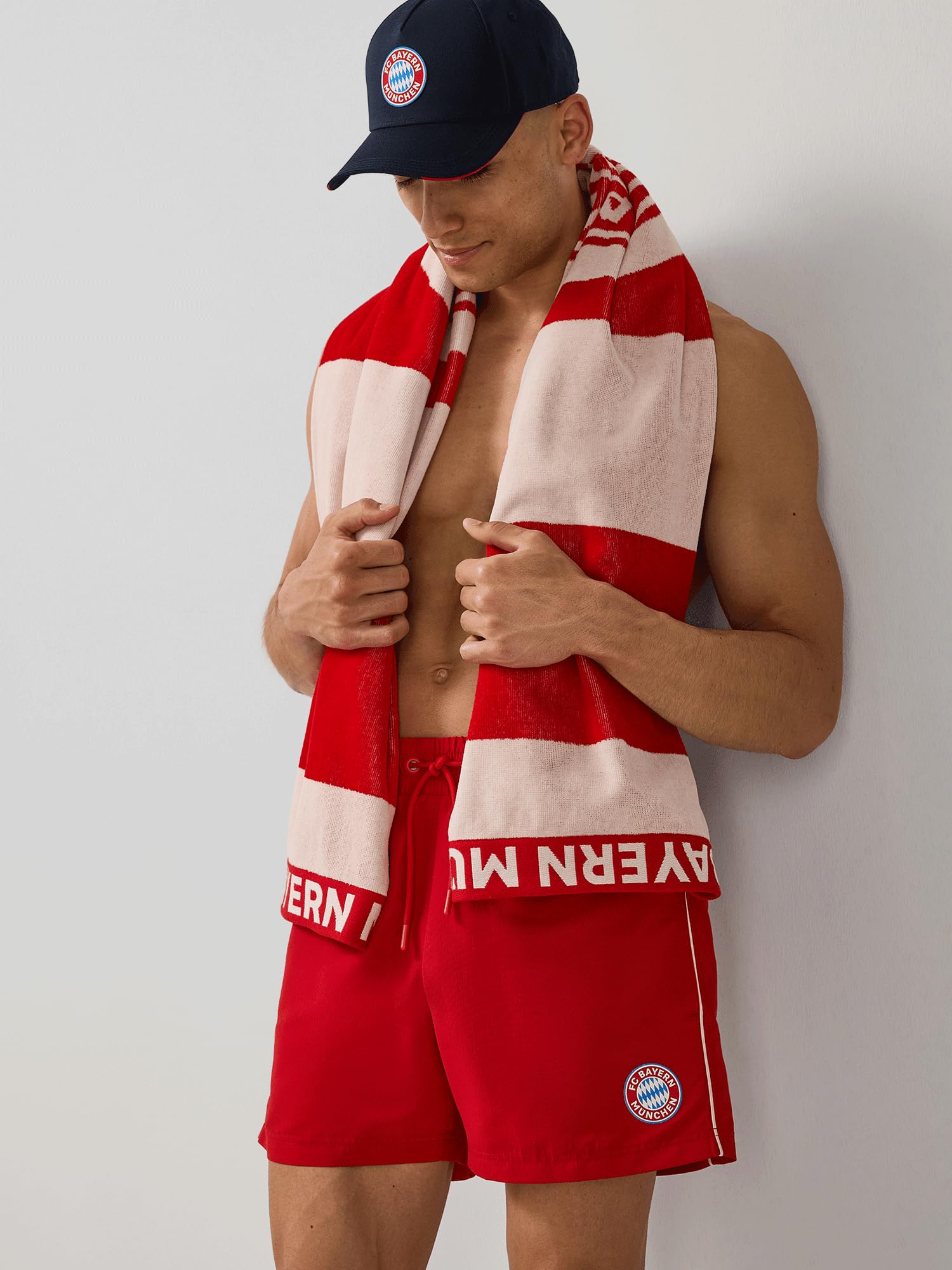 FC Bayern München I Badehose I Badeshort Essentials I Herren I Rot