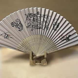 鳥獣戯画風 扇子 日個連