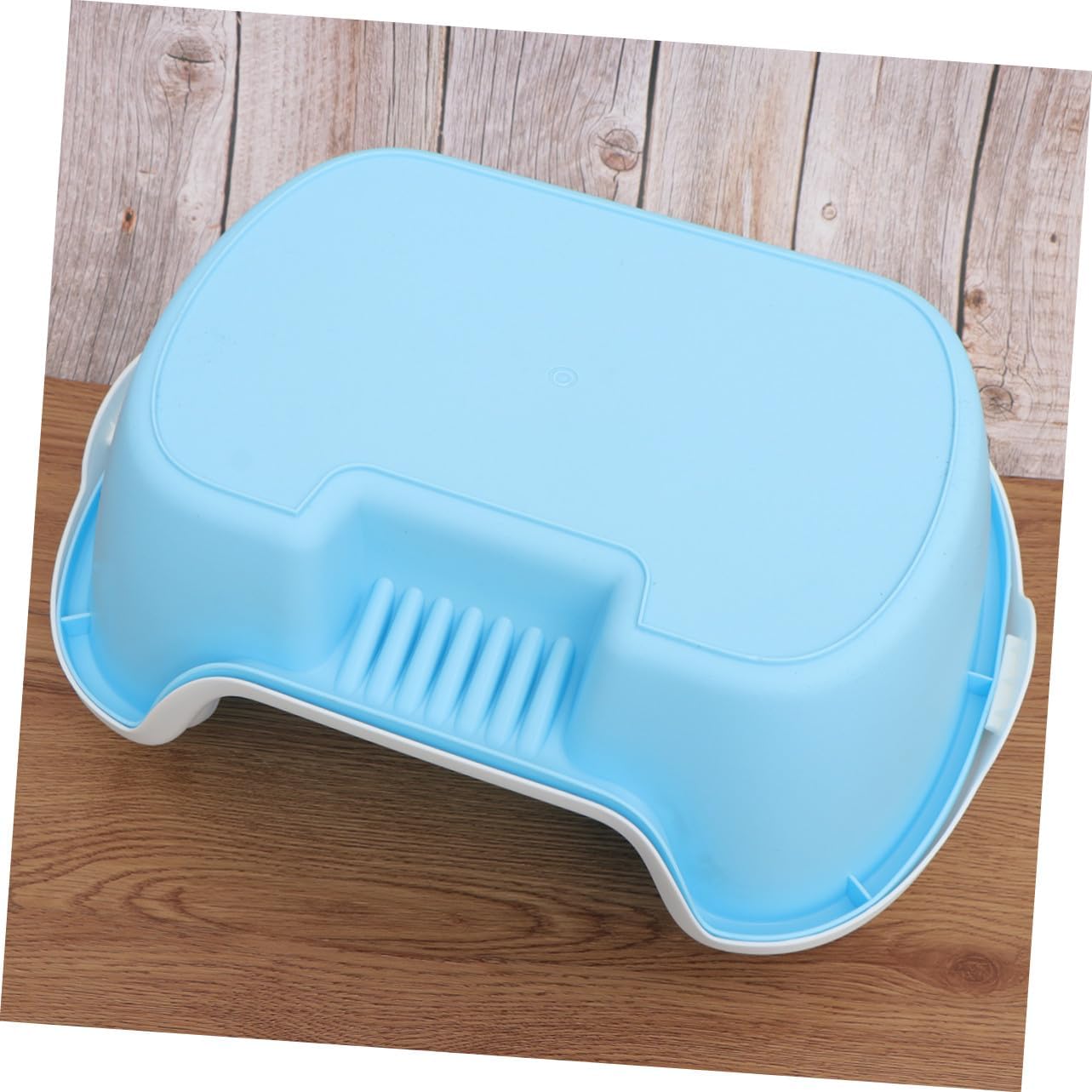 Semi-Enclosed Cat Litter Box Blue Medium Plastic Basin for Easy Cleaning and Cat Toilet Training Strong Material for Comfortable Pet Use and Home Tidiness