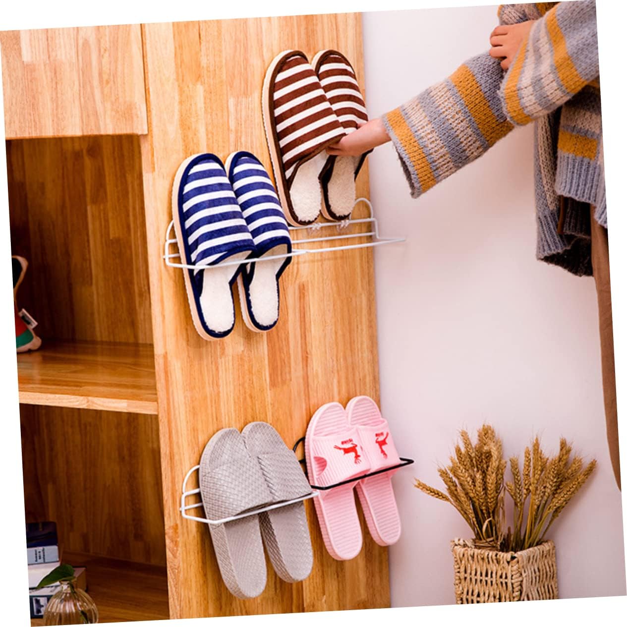 Wall Hanging Single Layer Shoe Rack White Metal for Sandals