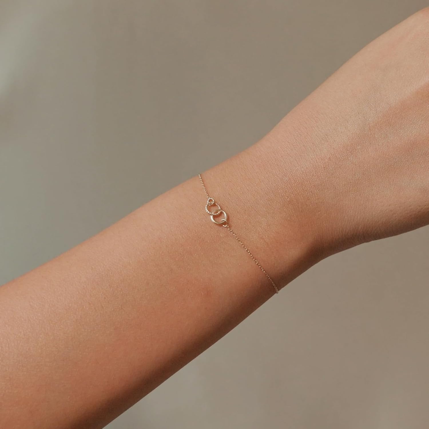 Gelin 10K or 14K Solid Gold Interlocking Circles Bracelet