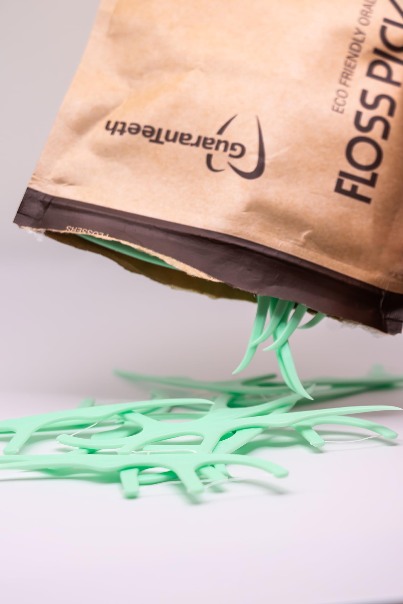 Eco-Friendly Dental Floss Picks - Gentle on Teeth Kind to Earth