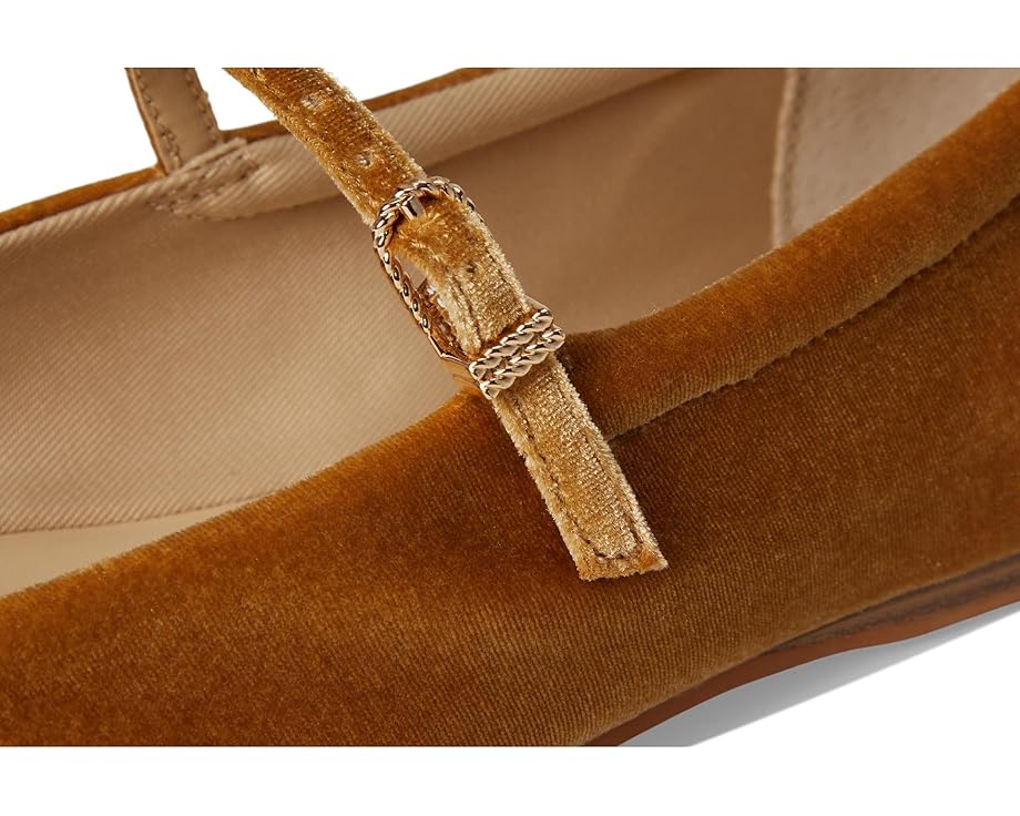 Dolce Vita Reyes - Right View