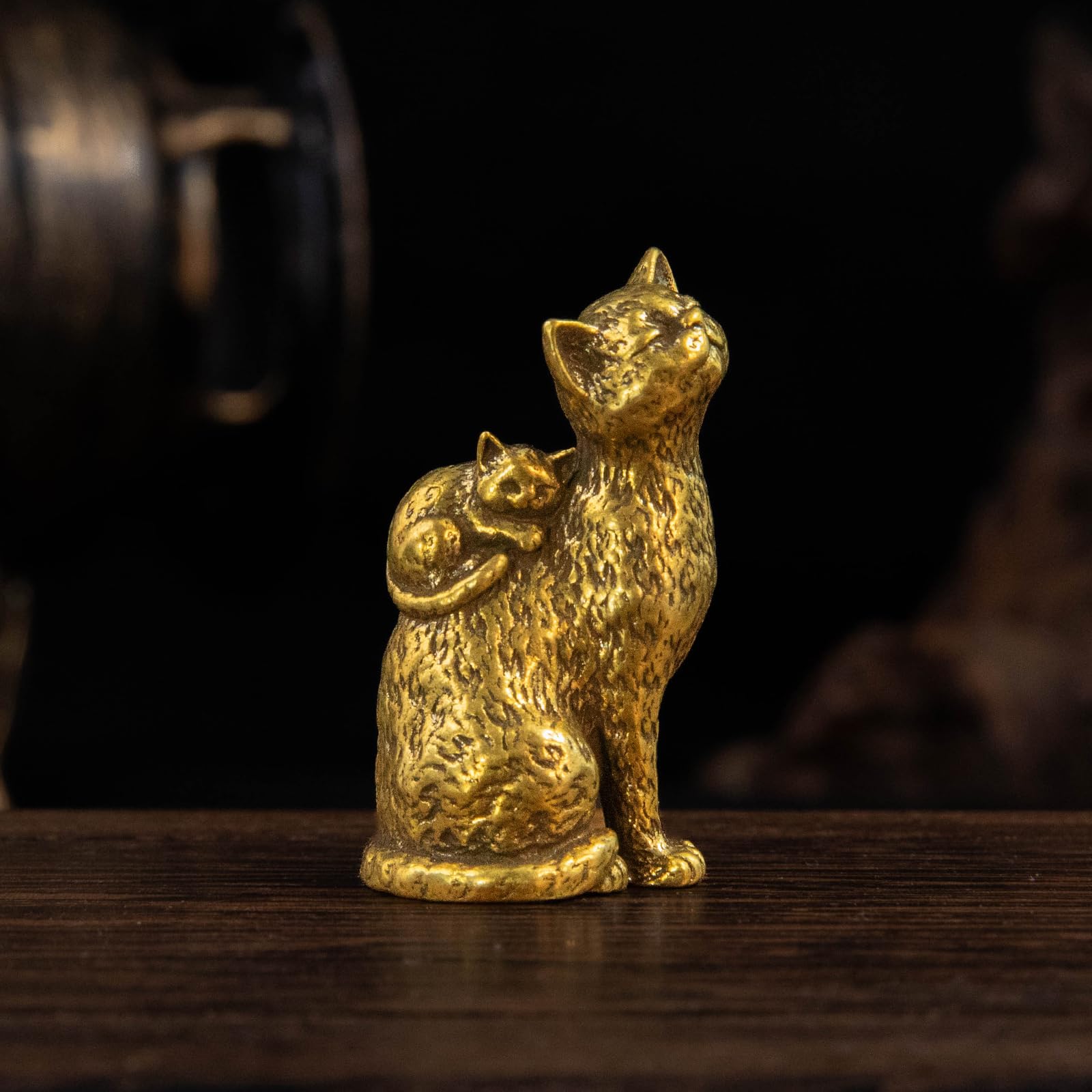 Betr Brsas 100% Solid Brass Cat Figurine, Vintage Mini Sitting Cat Statue, Collectible Animal Desk Decor for Office, Bookshelf, Home Shelf, Looking Up & Calm Cat Styles - Guardian Cat