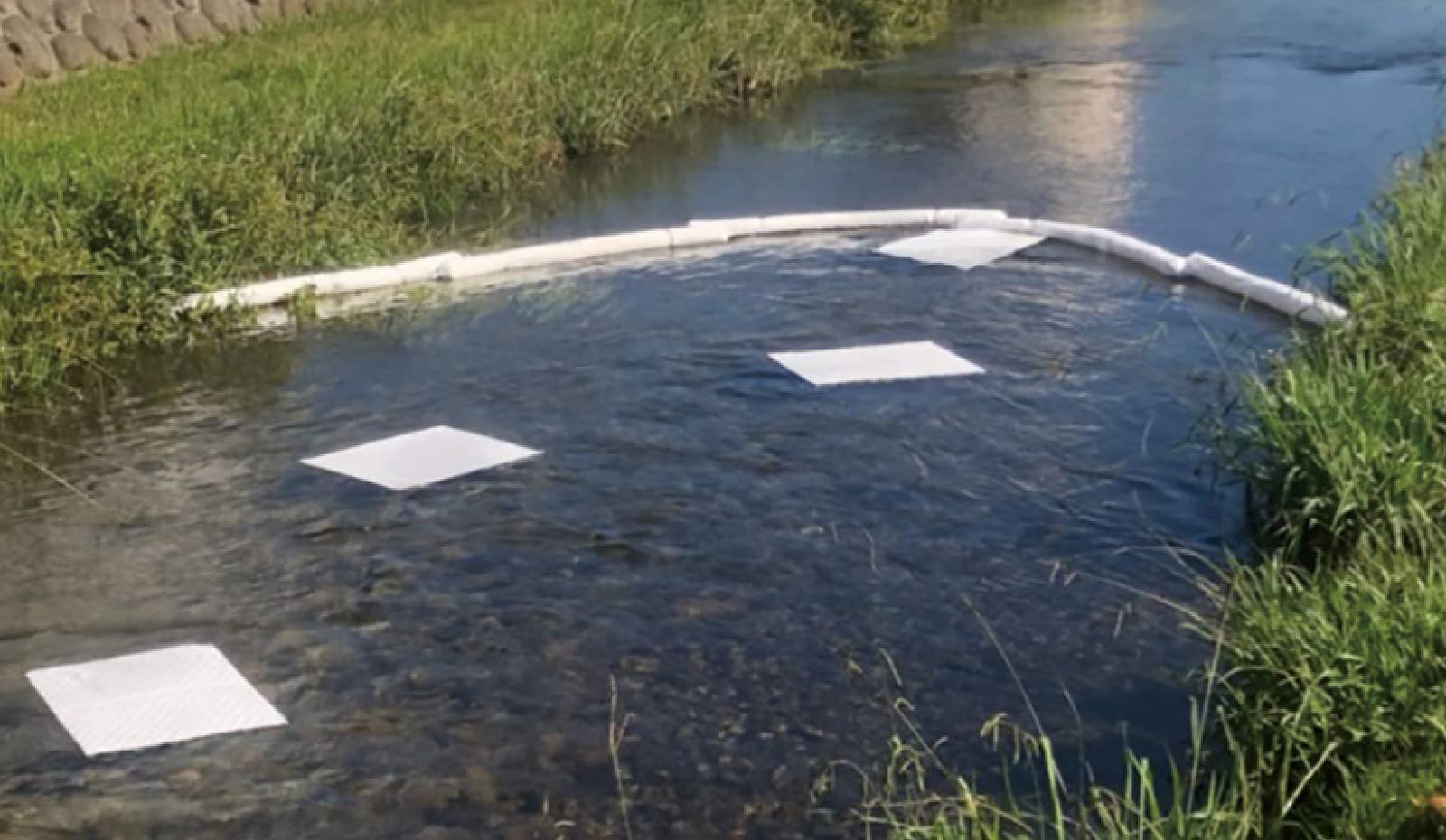 アブス ジャパン油専用吸着ソックス SW812 水を弾き油のみ吸収 長さ1.2m 61qUqt+juQL._AC_UF1000,