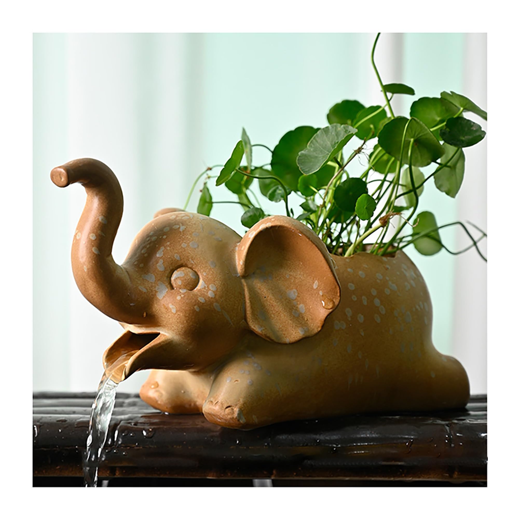 Fontaine cracheuse en céramique Lucky Elephant Fontaine à Circulation d'eau, Ornement pour Bassin à koï, Jardin, terrasse et Jeux d'eau extérieurs (Pompe Non Incluse)(Giallo)