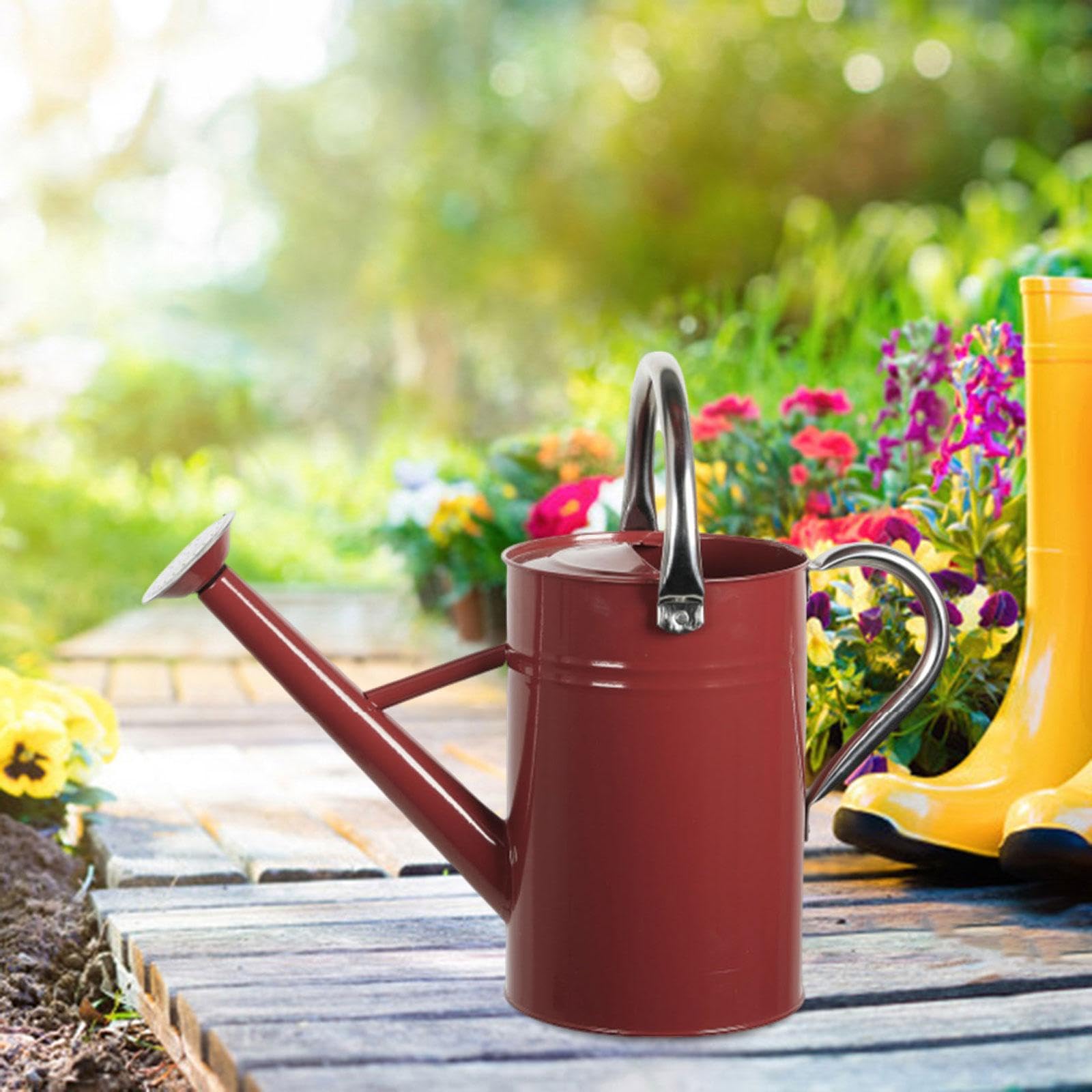 perfk​ Edelstahl-Gießkanne mit abnehmbarem Ausguss – Rostfreie Metallgießkanne für Innen & Außen, ergonomischer Griff für Pflanzen & Blumen​, 5 l, Feinsprüher, Rot