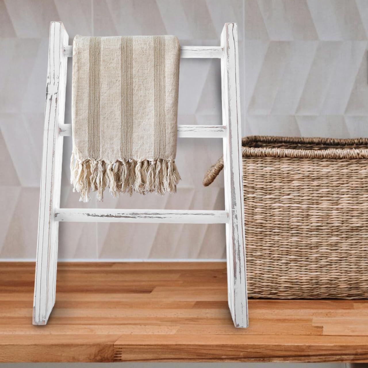 Mini Ladder Towel Rack for Kitchen Counter Rustic Farmhouse Towel Holder Space-Saving Decorative Ladder for Bathroom Versatile Display Stand Tea Towels and Accessories