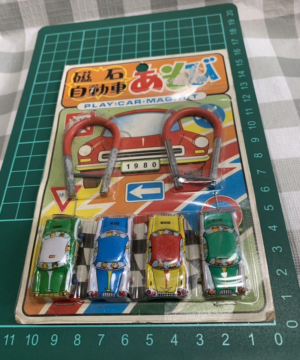 Amazon.co.jp: 昭和レトロ磁石自動車ブリキあそび : おもちゃ