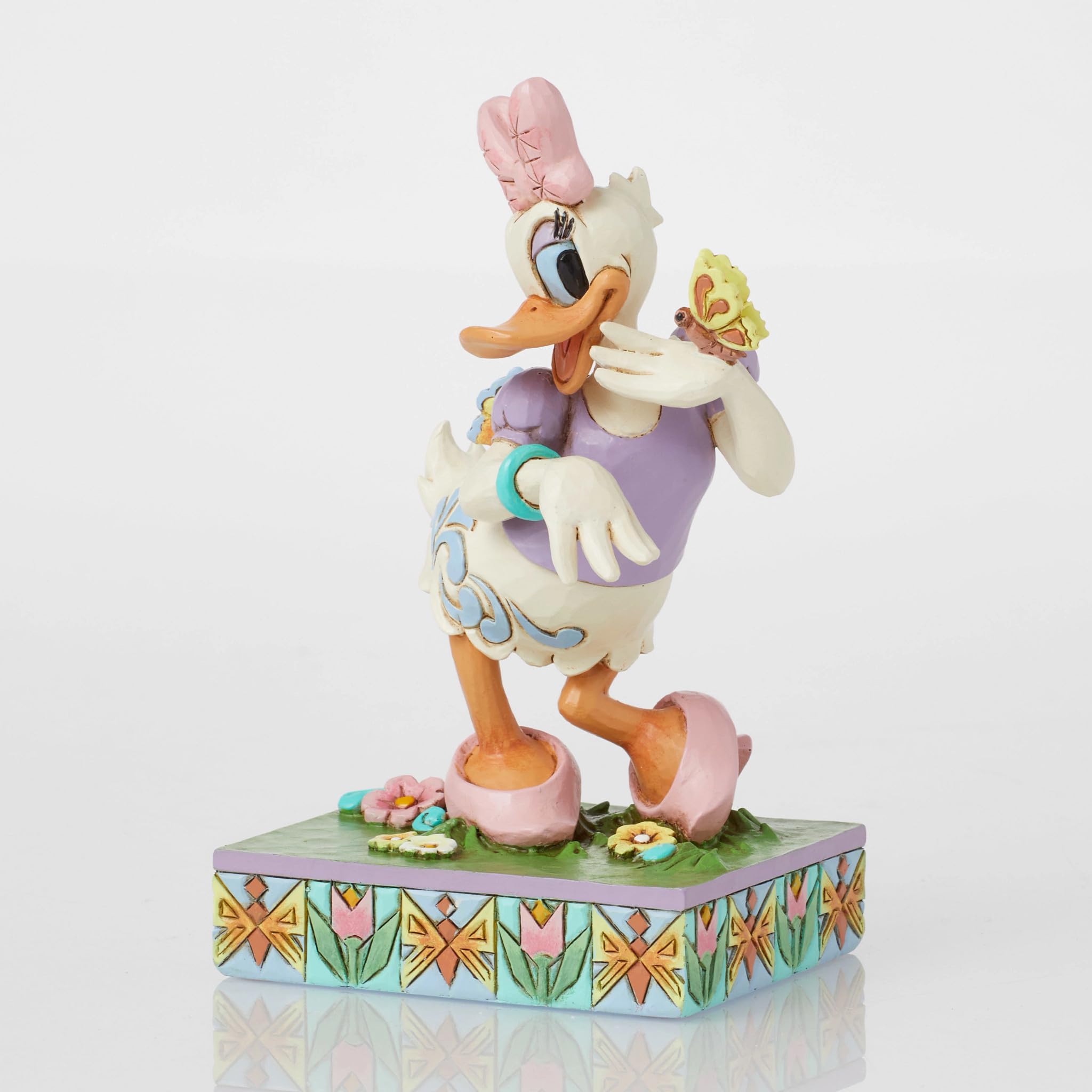 Disney Traditions Daisy Duck With Butterflies Figurka