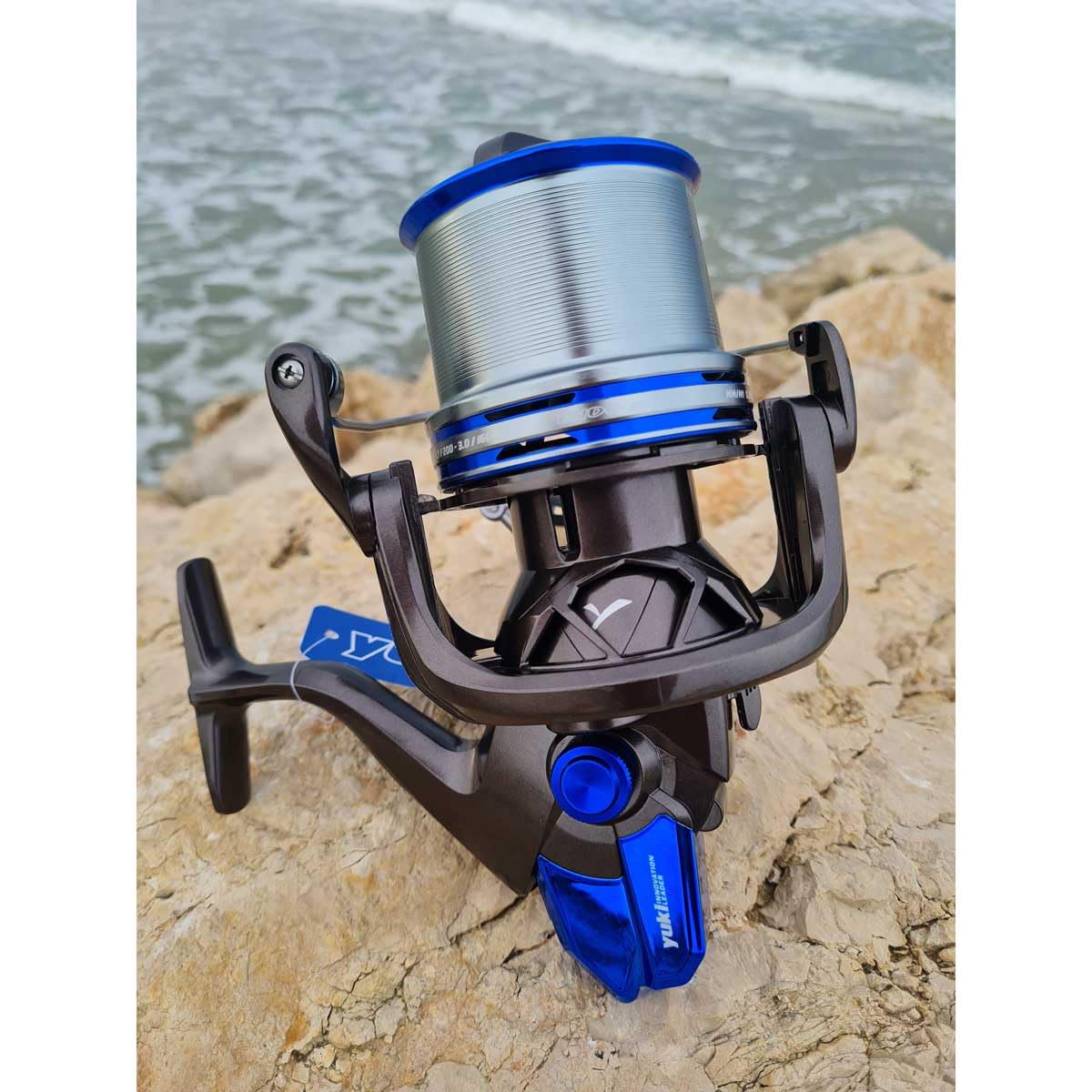 Yuki Endo 8000/10000 Mulinello da Pesca, Surf Casting Mare, Bobina in Alluminio, Colore Nero/Blu