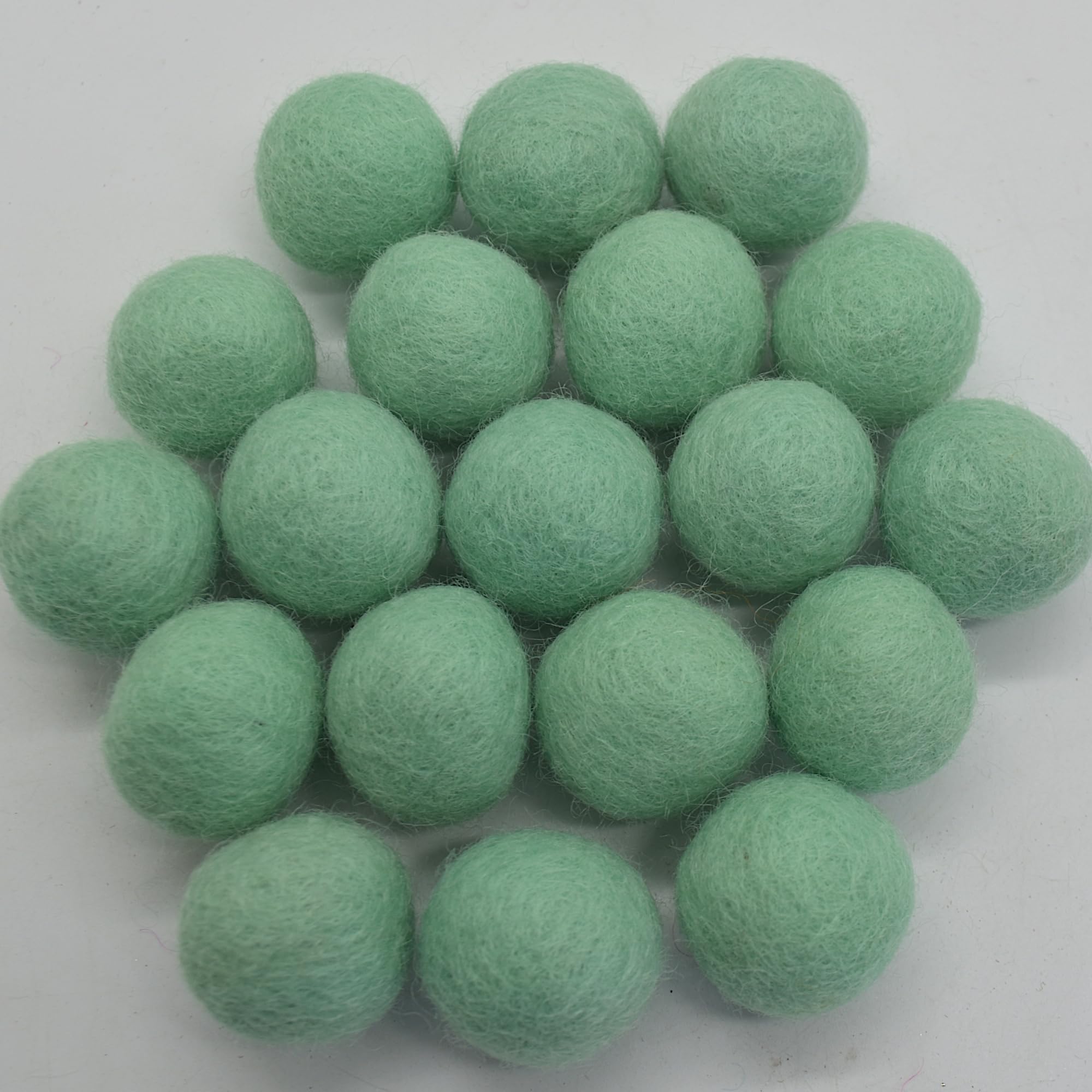 100% Wool Felt Balls - 2.5cm - Aquamarine Green - 20 Felt Balls