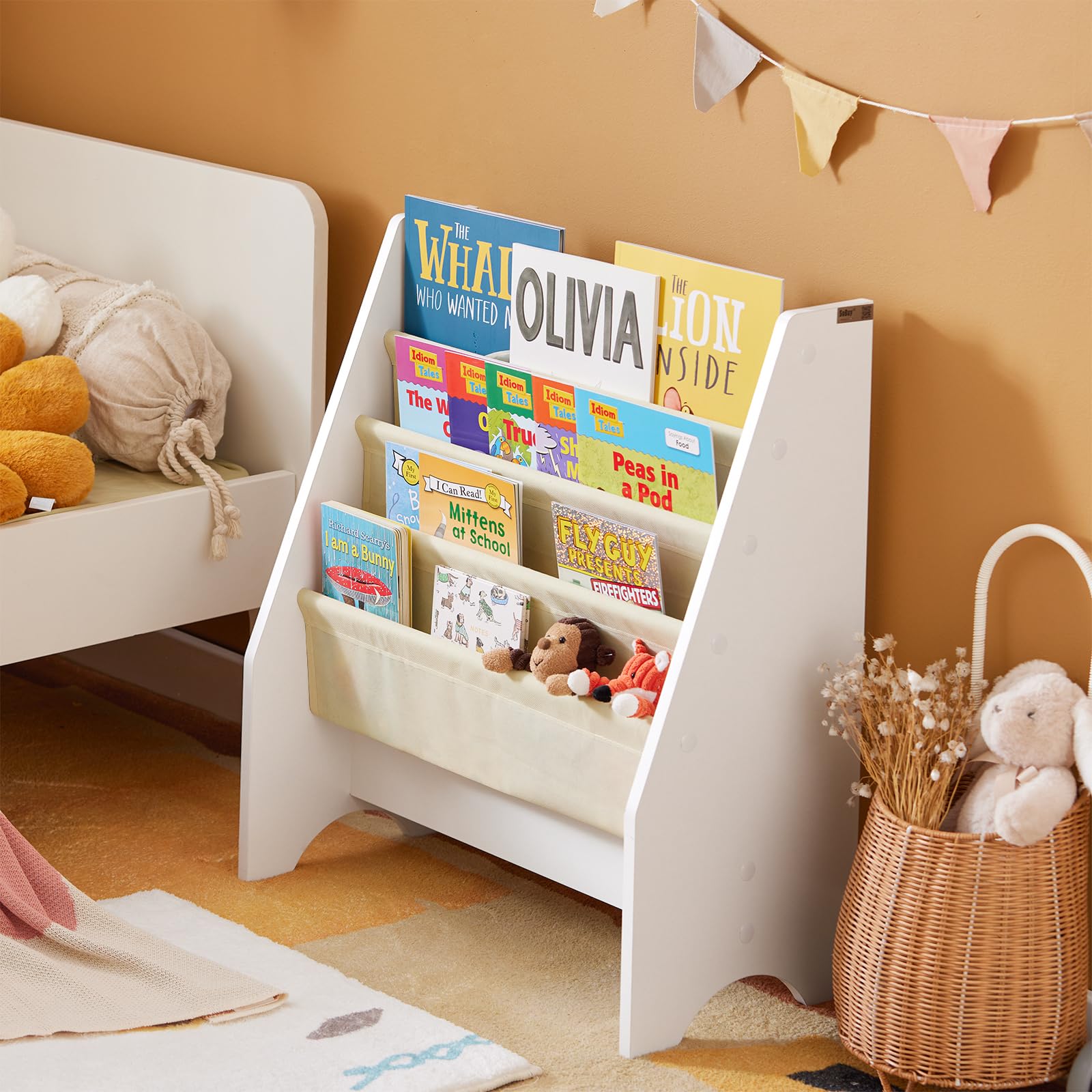 SoBuy Biblioteczka dla Dzieci, Regał na Książki i Leksaki z 4 Tkaninowymi Kieszonkami, Meble do Pokoju Dziecięcego do Organizacji Książek i Zabawek, Biały 62x30x71 cm FRG225-W
