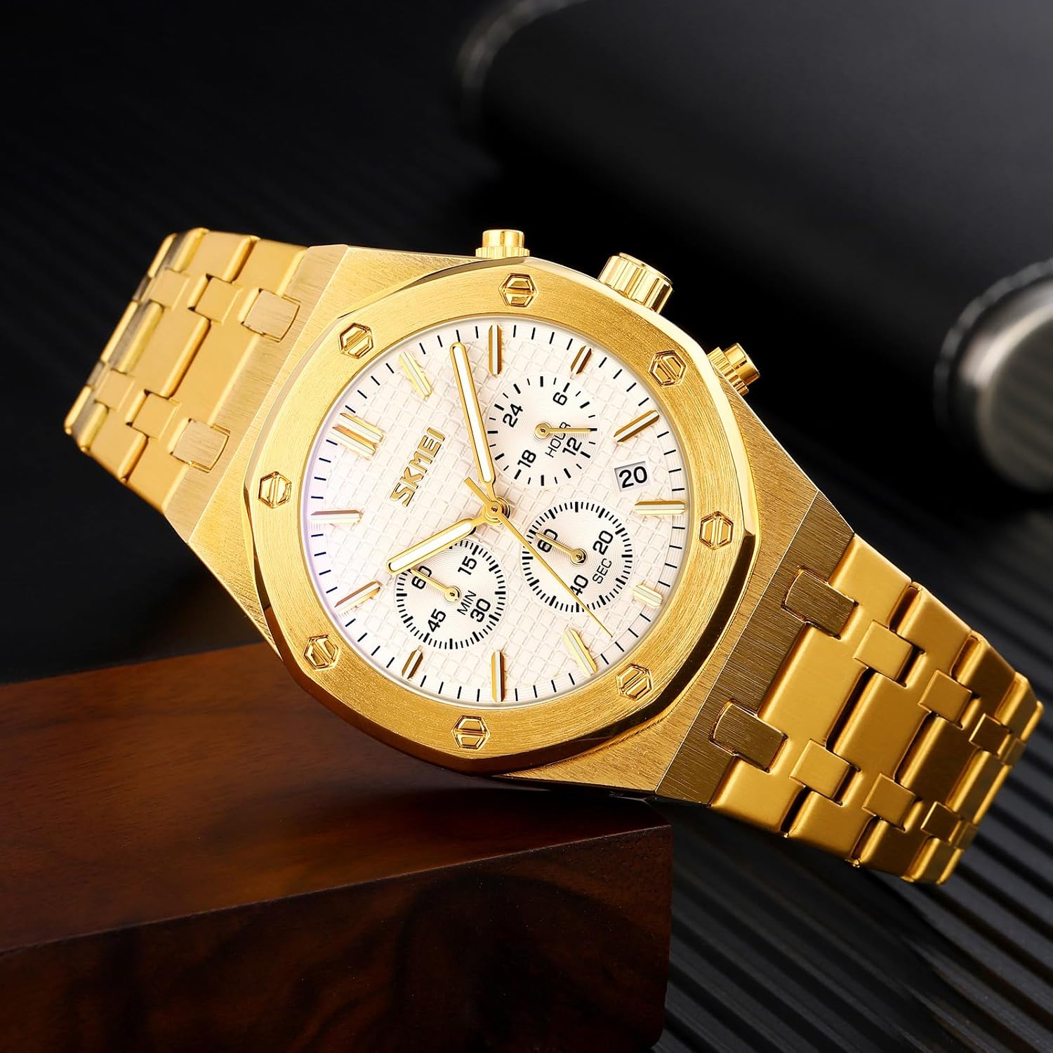 SKMEI SKMEI-9296 Watch on a Wrist