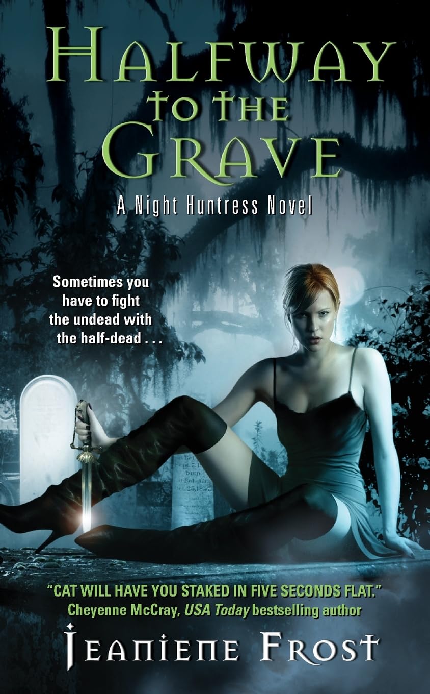 Halfway to the Grave: A Night Huntress Novel: 1 | Amazon.com.br