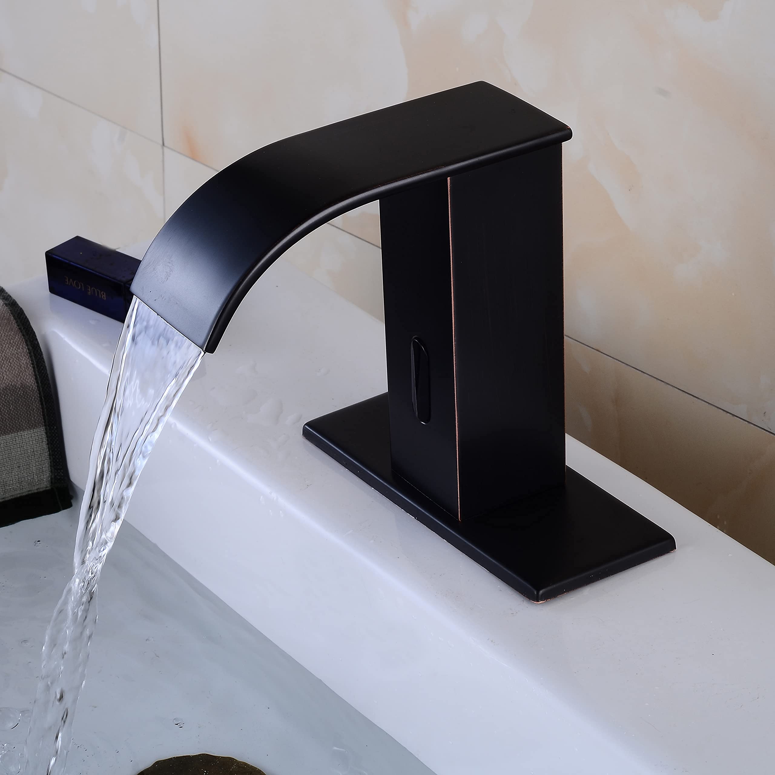 Grifo de Lavabo automático sin Contacto con Efecto Cascada, Sensor de Movimiento, Cuerpo Cuadrado, Mezclador de Agua, Color Negro Mate.