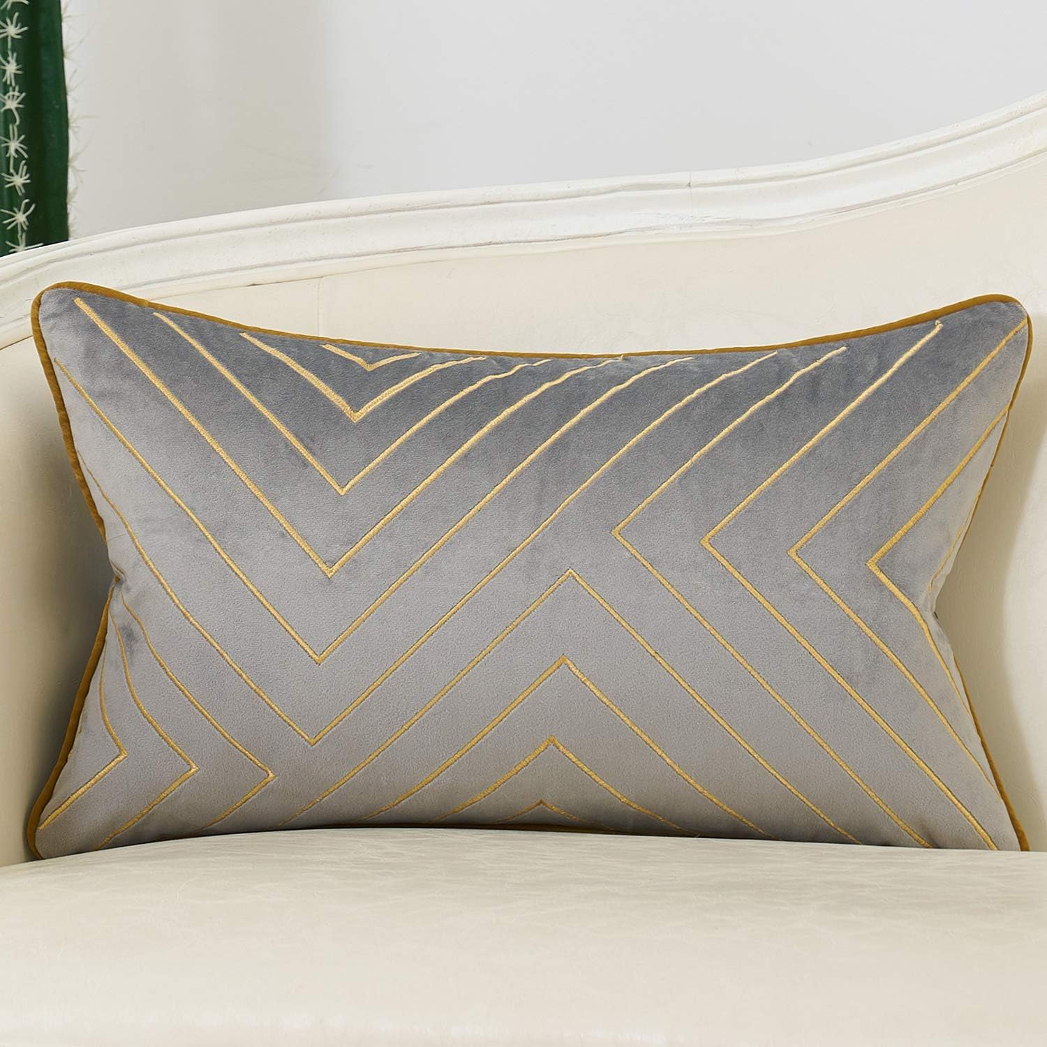 Avigers 12 x 20 Inch Grey Gold Striped Geometric Lines Embroidery Velvet Cushion Case Luxury Modern Lumbar Throw Pillow Cover Decorative Pillow for Couch Living Room Bedroom Car 30 x 50cm