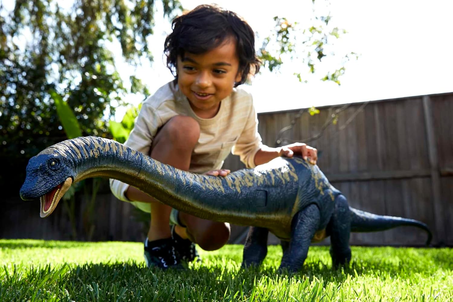 Jurassic World: Dominion Dreadnoughtus 5-Foot Long Poseable Dinosaur Figure