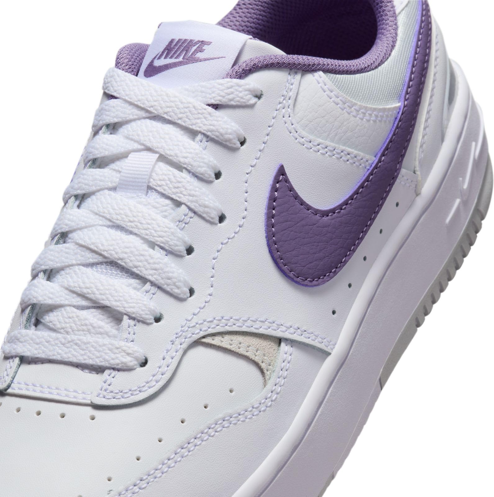 NIKE Women's Gamma Force Sneaker