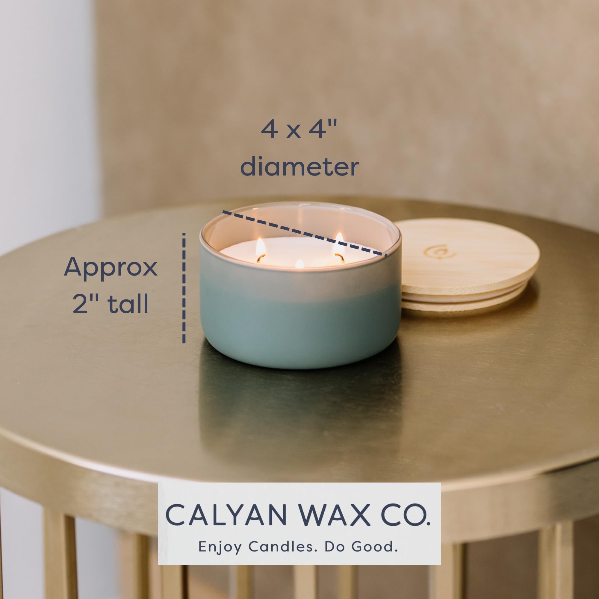 Calyan Wax Co. Candela a 3 stoppini, serie Resilience, candela profumata Evergreen + eucalipto, 30+ ore di combustione, candele di soia con 3 stoppini, cera di soia non tossica e vegana, candele
