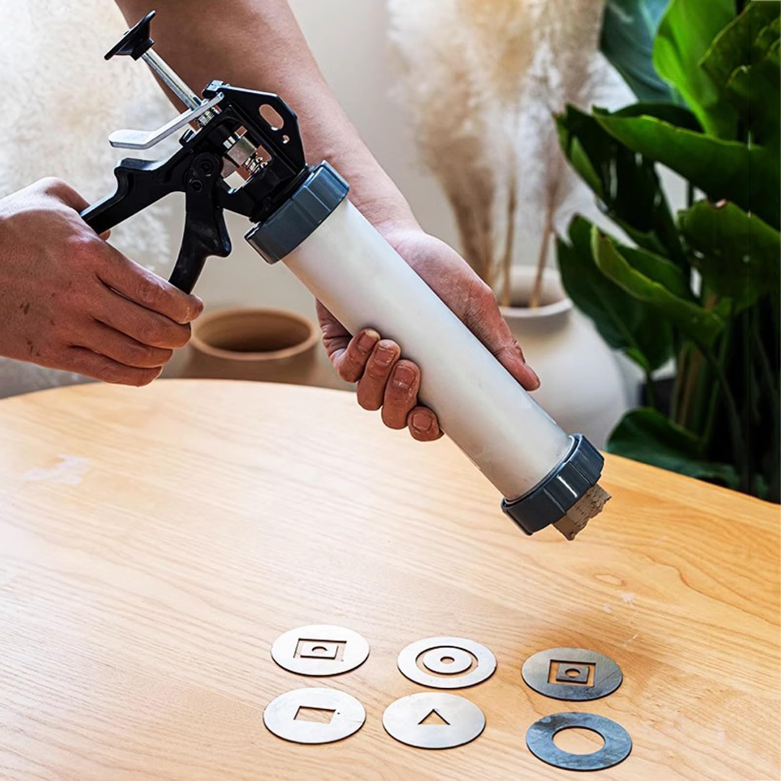 Pistola Estrusore Per Argilla, Strumento Manuale Per Estrudere Largilla Con 7 Stampi Di Diverso Spessore, Spessore Della Parete Di 0,5 Cm E Rottura Uniforme, Corpo In Alluminio Resistente