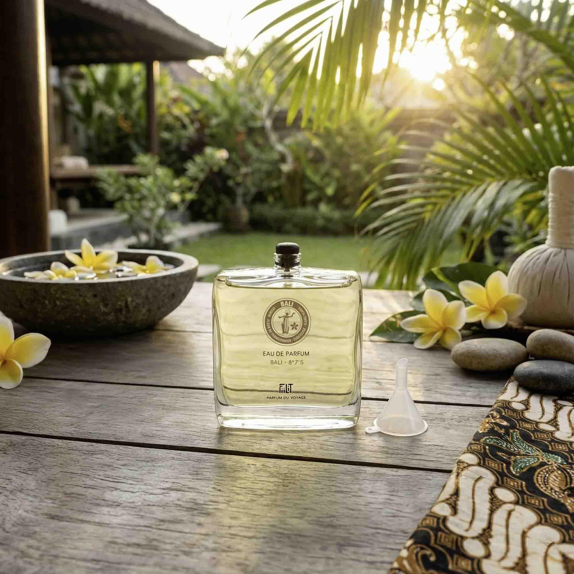 SURYA BALI naturalna woda perfumowana 100 ml - FiiLiT Perfumy podróżne - Mieszane - Dla kobiet i mężczyzn - Kwiat Frangikoszyka Ylang Tubeuse - Kwiatowy orientalny