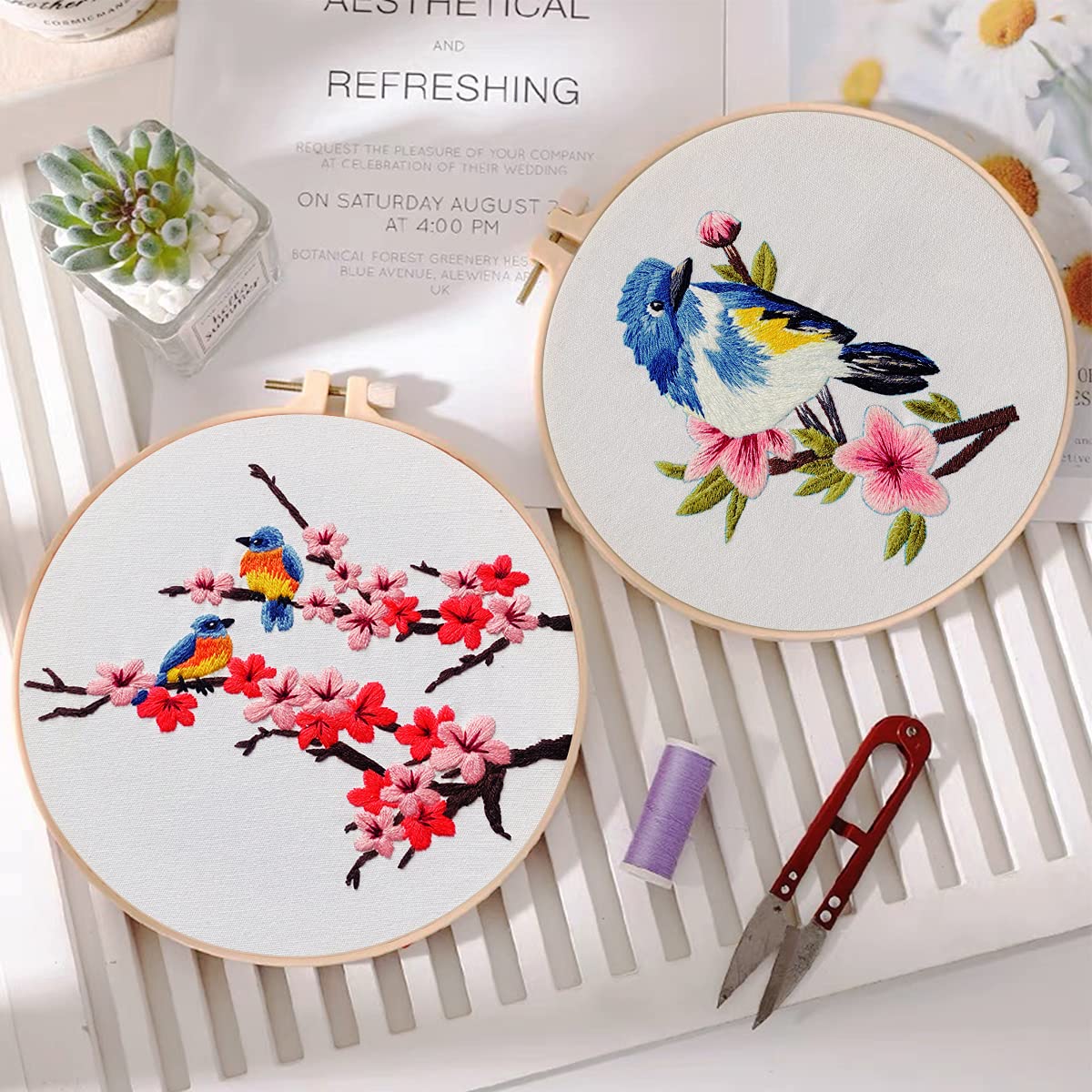 Yutaohui 3 zestawy do haftu zestawy startowe, stemplowane zestawy do haftu krzyżykowego, 3 wzory, 3 obręcze (20 cm 20 cm) ptaki, pszczoły, zestawy do haftu kwiatowego