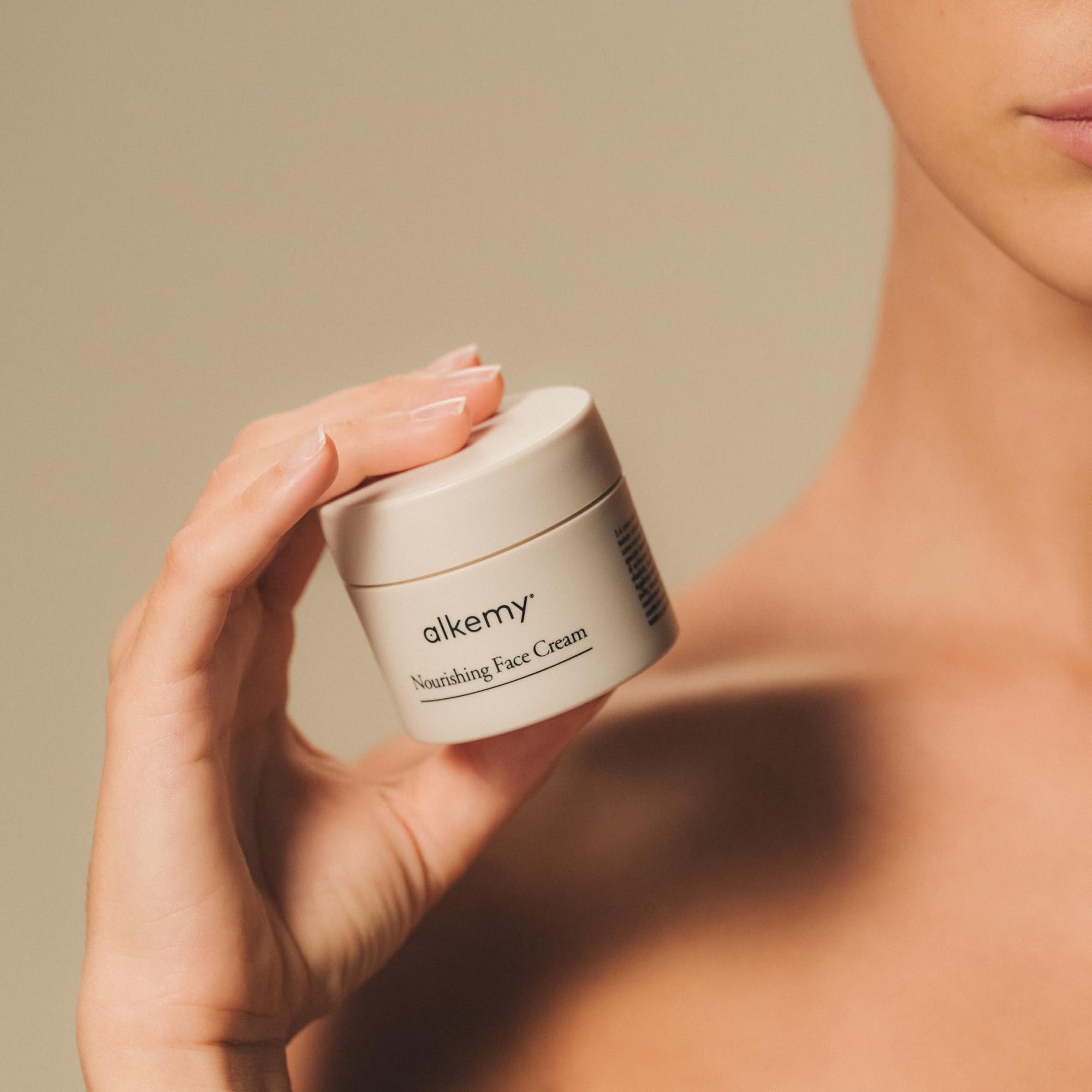 ALKEMY Crema Viso Nutriente Intensa, ad azione Elasticizzante e Anti Età, Crema Antirughe Trattamento Nutriente per tutti i tipi di pelle Dermatologicamente Testata, Cosmetica Naturale - 50ml