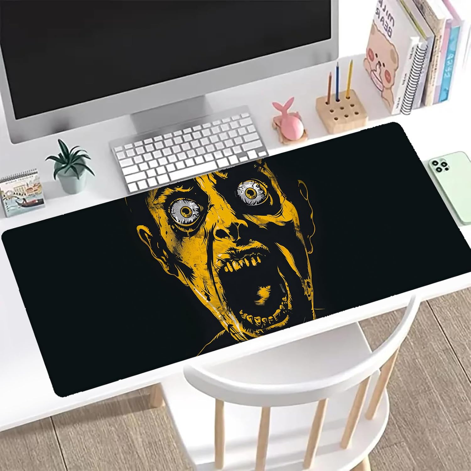 Horror Scream Gaming Mouse Pad, Office Desk Mat, Anti-Slip Rubber Base Cool Aesthetic Mouse Pads for Computer Laptop Keyboard School Home Desktop Gamer Home Accessories Decor 31.5" x 11.8"