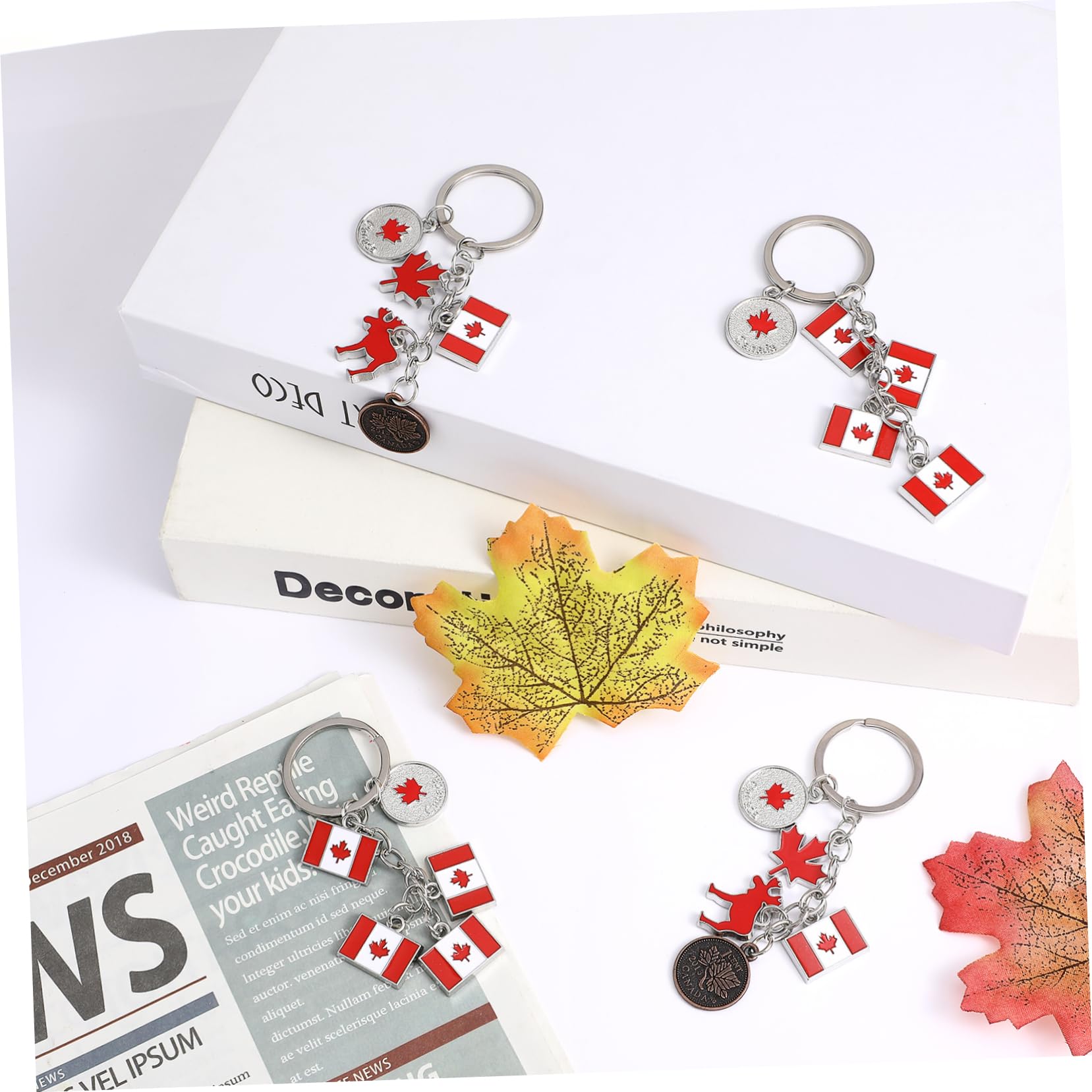 SHERCHPRY 12 Pezzi Portachiavi Canadese Set Portachiavi Decorativi con Accessorio Pratico per Chiavi e Borse per Regali e
