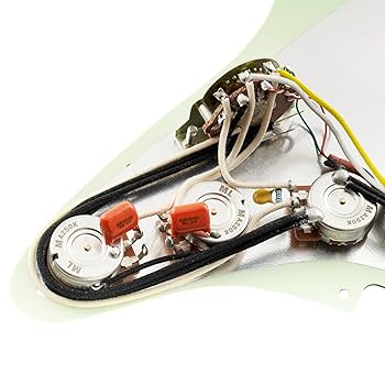 Amazon | Musiclily Pro SSHストラト配線済みピックガード Artec