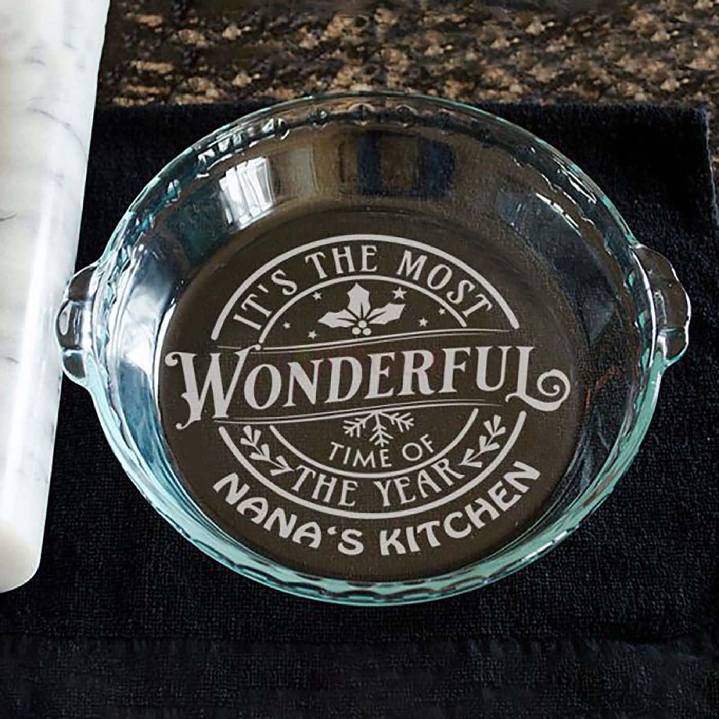 Personalized Pie Plate, Custom Name Grandma's Kitchen Engraved Plate Engraved Glass Pie Baking Dish Wedding Gift Housewarming Gift for Her