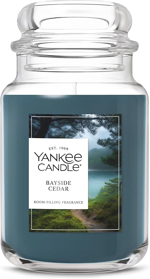 Yankee Candle Large Jar Scented Candle with up to 150 Hour Burn Time, Premium Plant Wax Blend for Consistent Burn, 22 oz Jar Candle with Room Filling Fragrance, Bayside Cedar