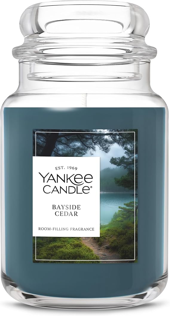 Yankee Candle Large Jar Scented Candle with up to 150 Hour Burn Time, Premium Plant Wax Blend for Consistent Burn, 22 oz Jar Candle with Room Filling Fragrance, Bayside Cedar
