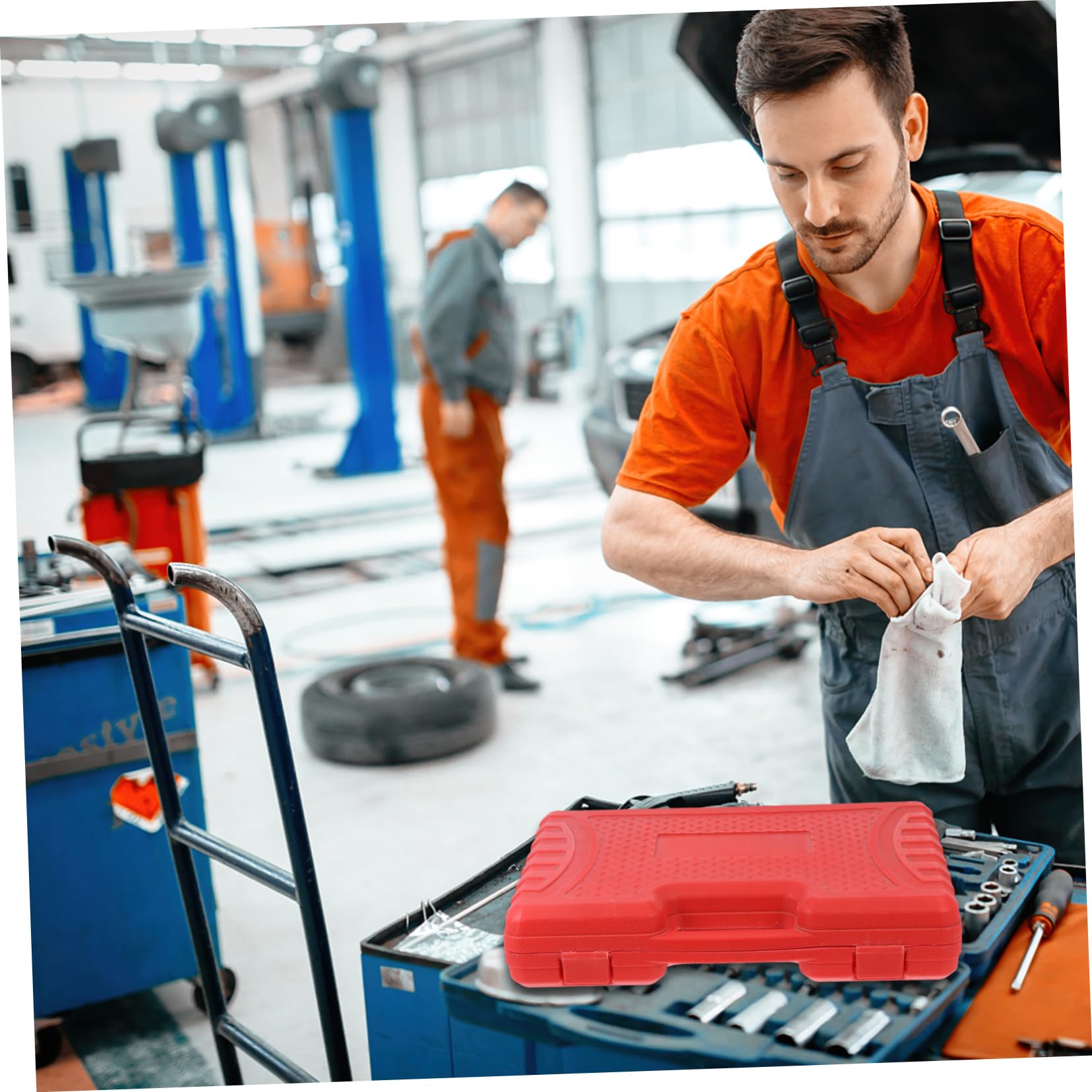 Cabilock 1Set Brake Fluid Pressure Pump Kit with Vacuum Gauge Durable Brake Fluid Vacuum Pump for Accurate Clutch and Power Steering Bleeding Convenient Storage Case Included