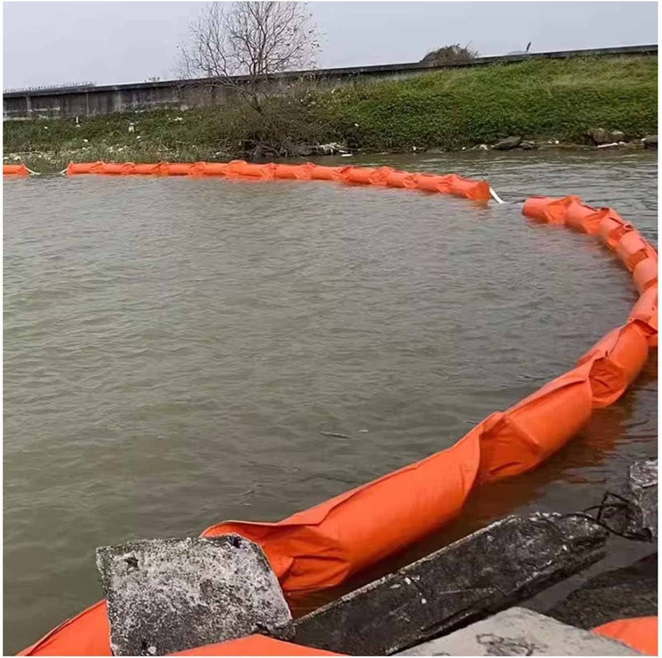 Barrière anti-inondation sac de sable activé par l'eau pour stopper la pollution et les crues
