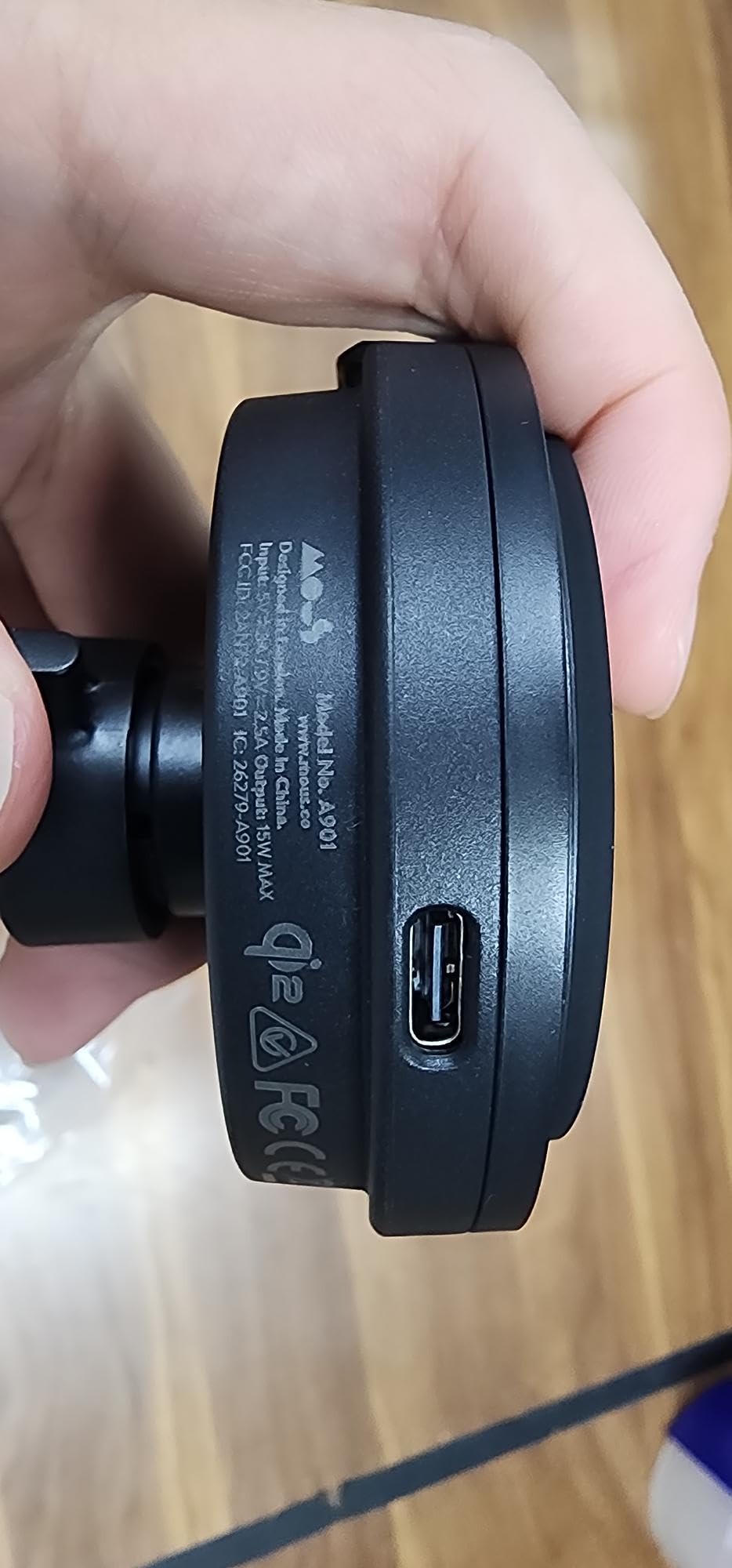 Mous Bezprzewodowe ładowanie przyssawkowe do iPhone'a 16/15/14/13, Pixel i S26, kompatybilne z MagSafe