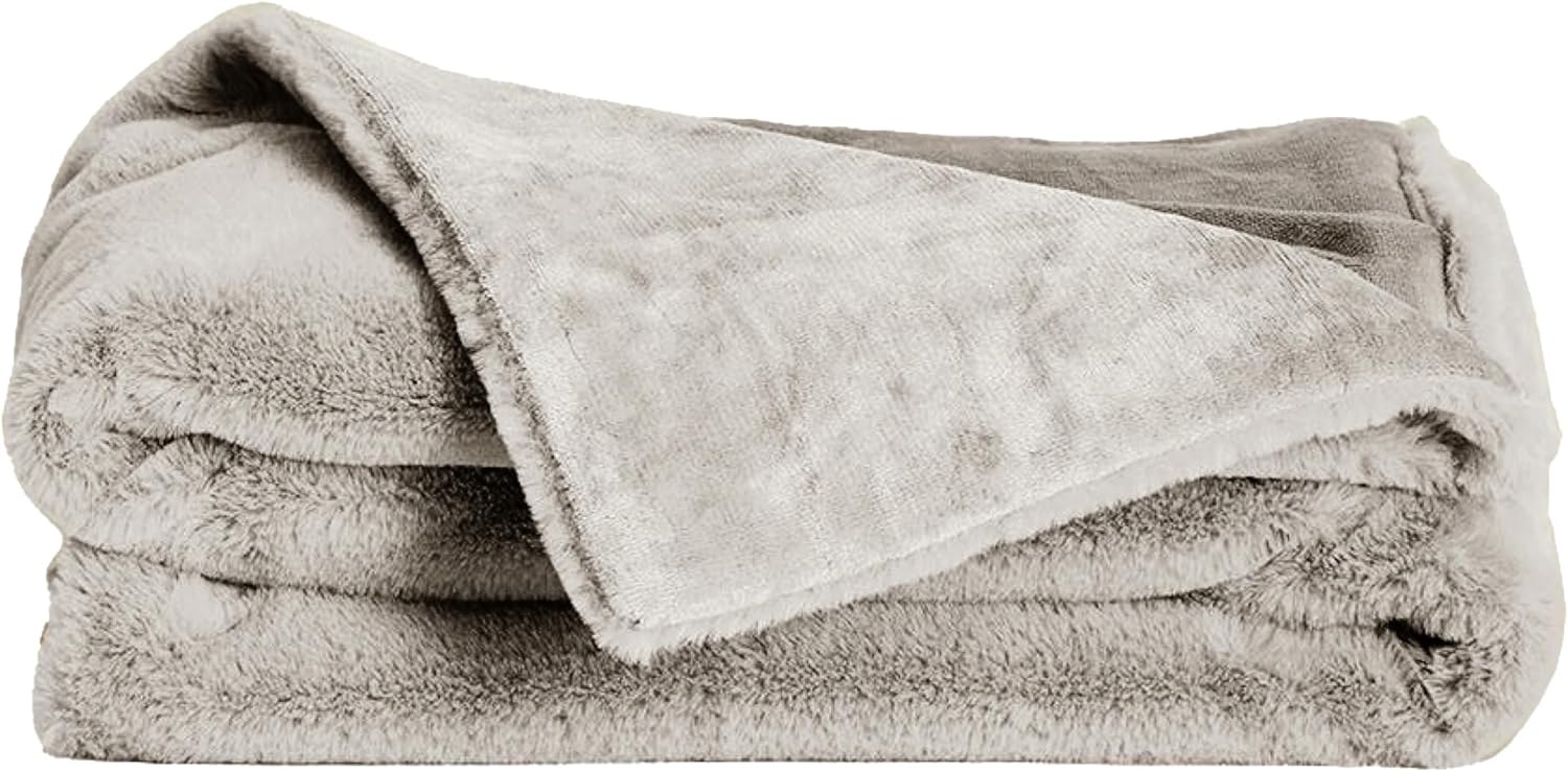 UnHide Lil’ Marsh Faux Fur Blanket Durable, Lightweight