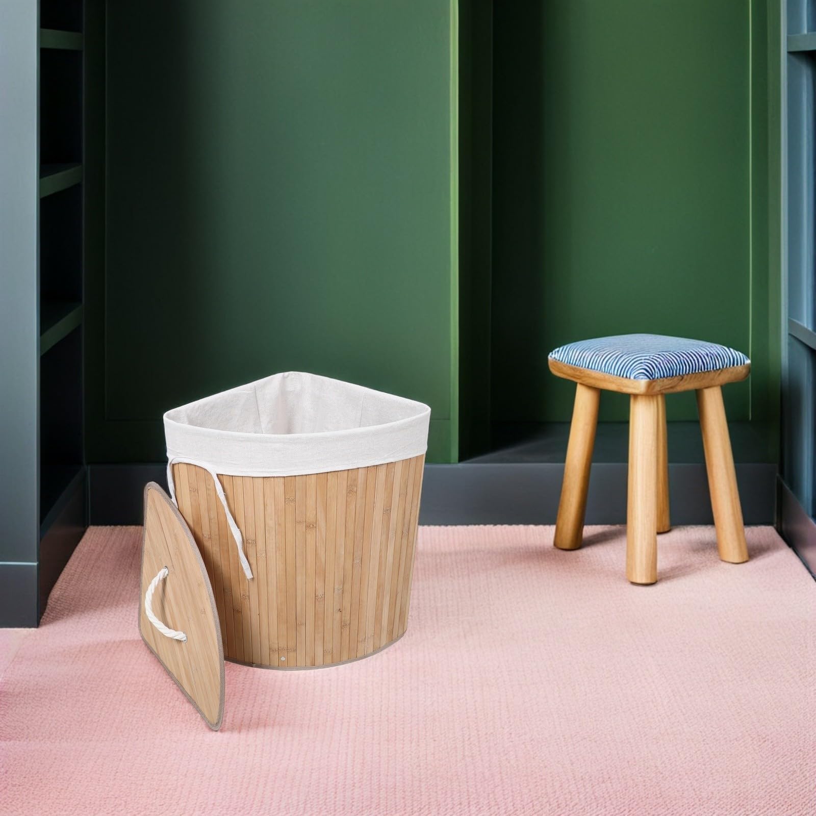 Cesto Biancheria Triangolare in Bambù con Coperchio e Manico | Fodera Rimovibile, Angolo Bagno e Camera, Superficie Liscia e Pulibile, Colore Beige